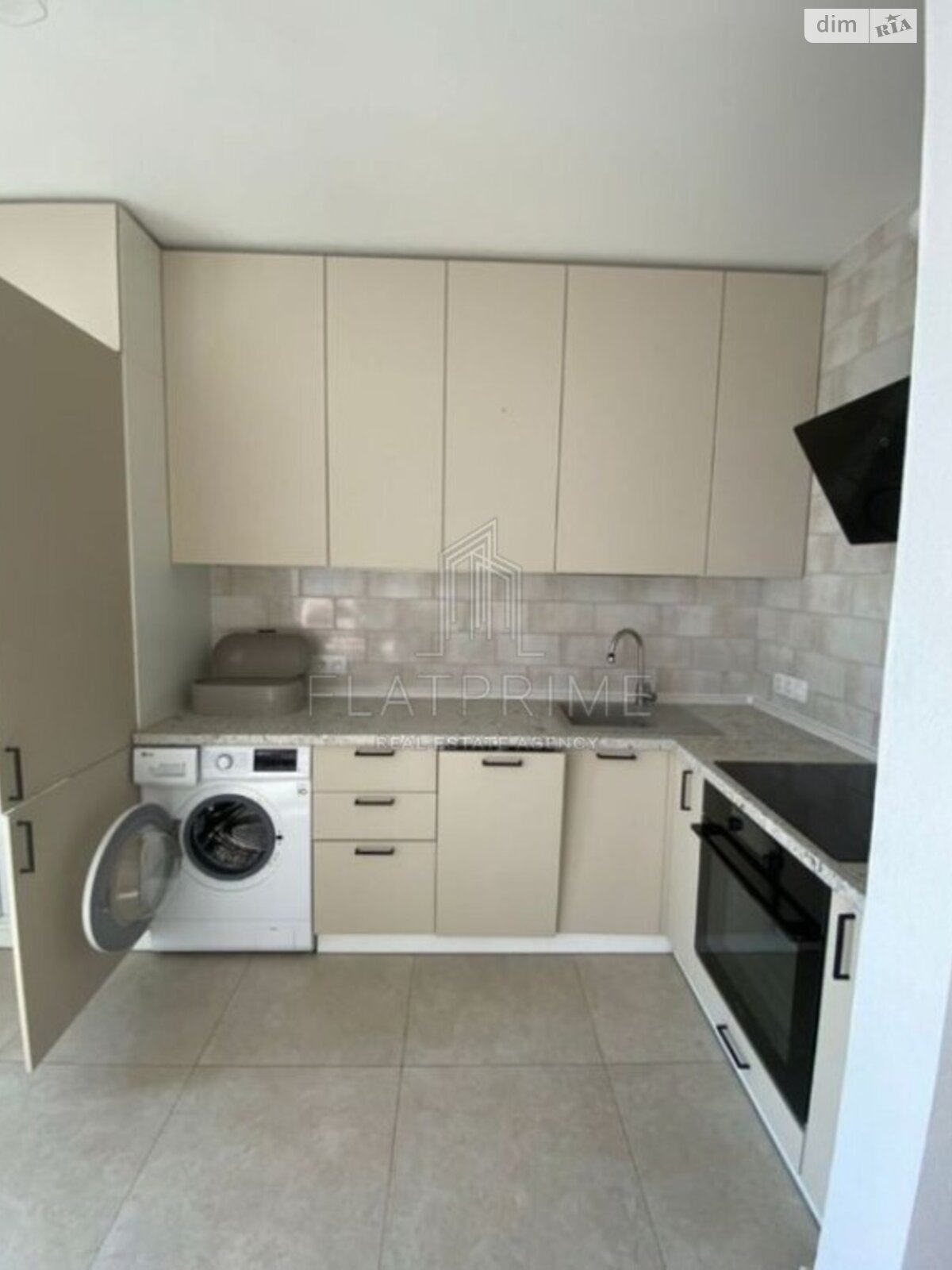 Продаж трикімнатної квартири в Києві, на вул. Миколи Гулака 4, район Пріорка фото 1 Продаж трикімнатної квартири в Києві, на вул. Миколи Гулака 4, район Пріорка фото 1
