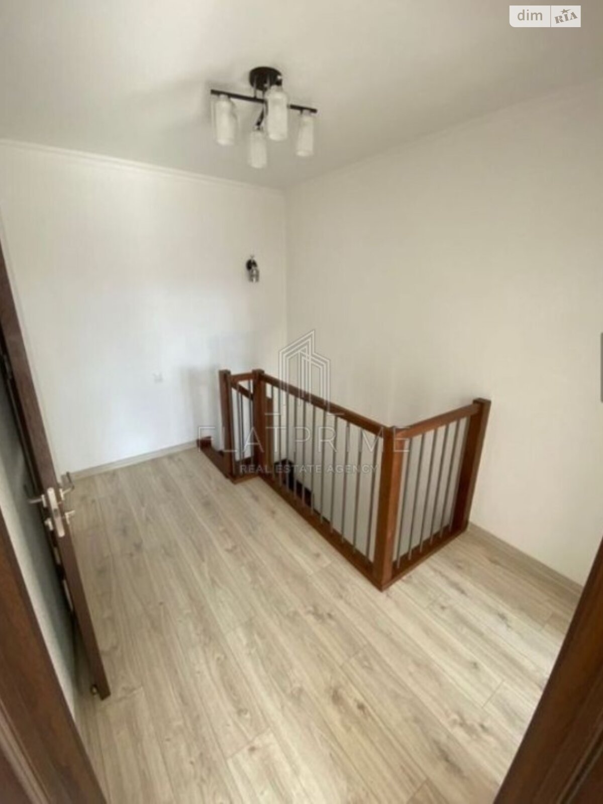 Продаж трикімнатної квартири в Києві, на вул. Миколи Гулака 4, район Пріорка фото 1 Продаж трикімнатної квартири в Києві, на вул. Миколи Гулака 4, район Пріорка фото 1