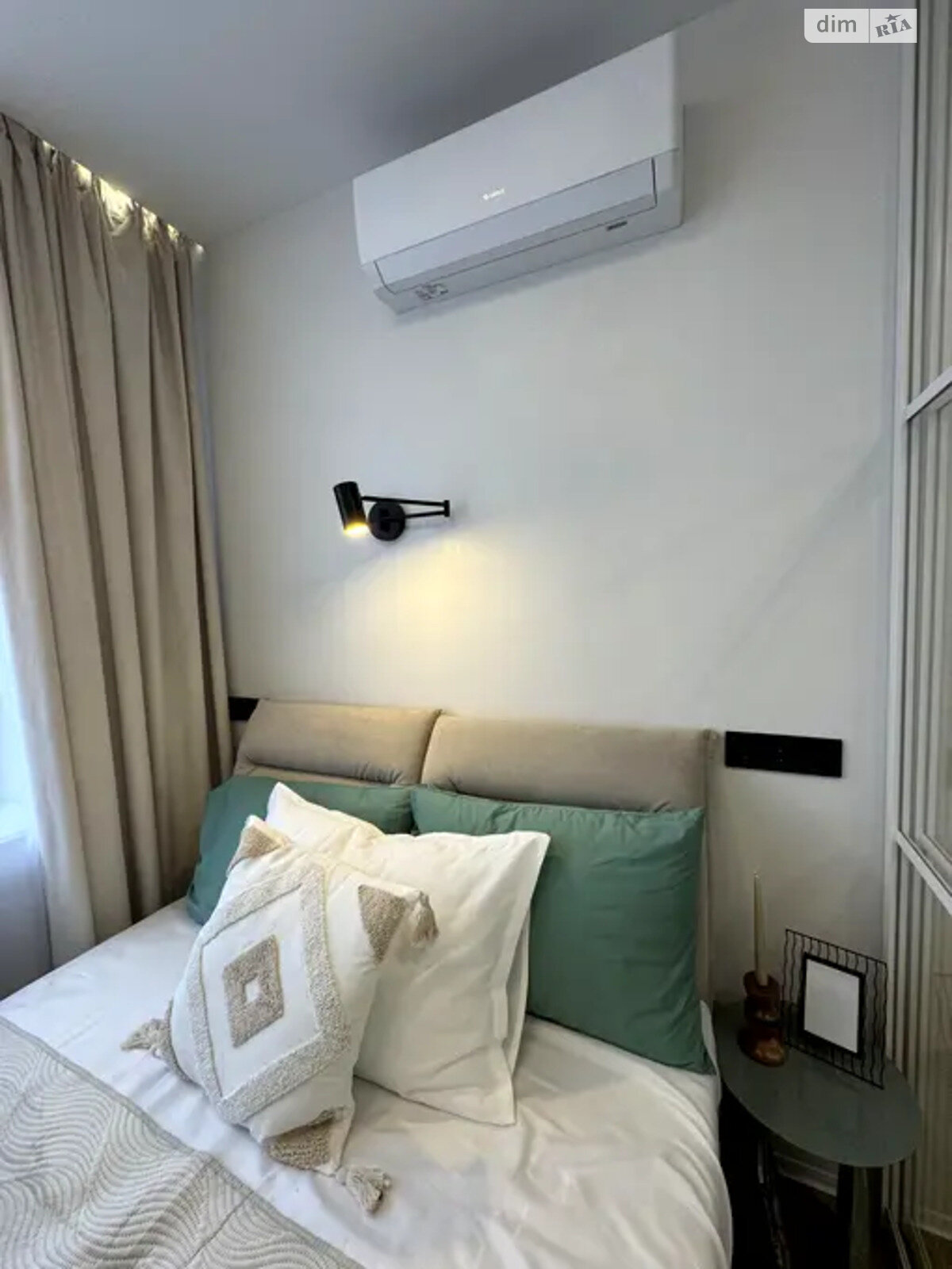 Продаж однокімнатної квартири в Києві, на вул. Миколи Гулака 4, район Пріорка фото 1