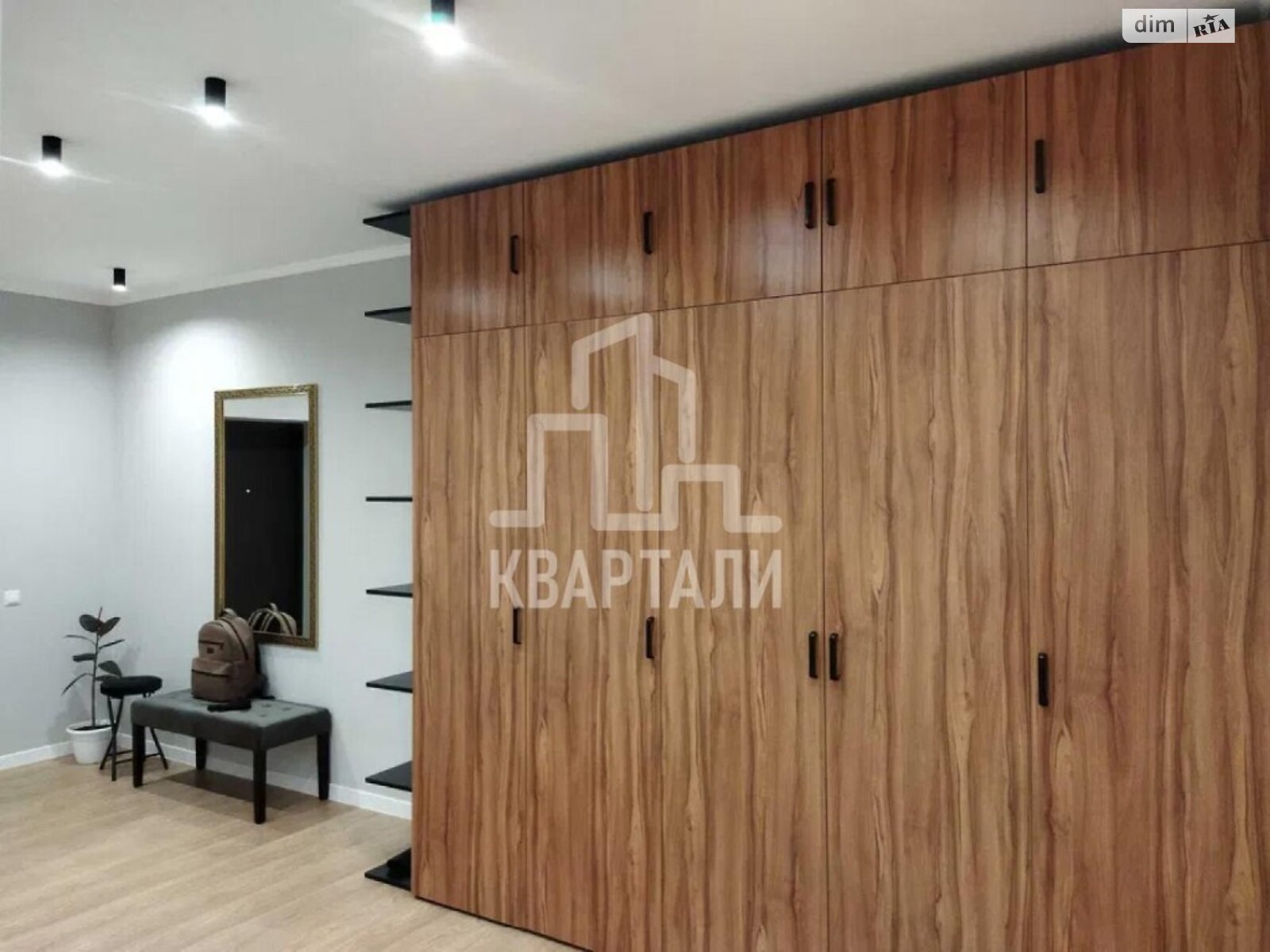 Продажа трехкомнатной квартиры в Киеве, на ул. Новомостицкая 15, район Приорка фото 1