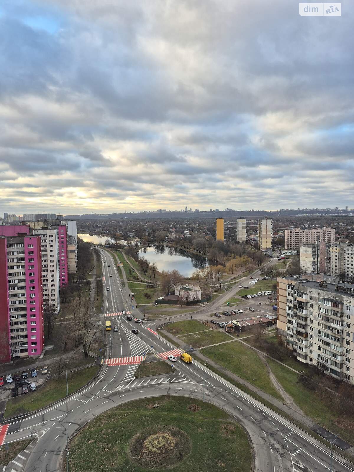 Продажа трехкомнатной квартиры в Киеве, на ул. Николая Кибальчича 1Г, район Радужный Масив фото 1