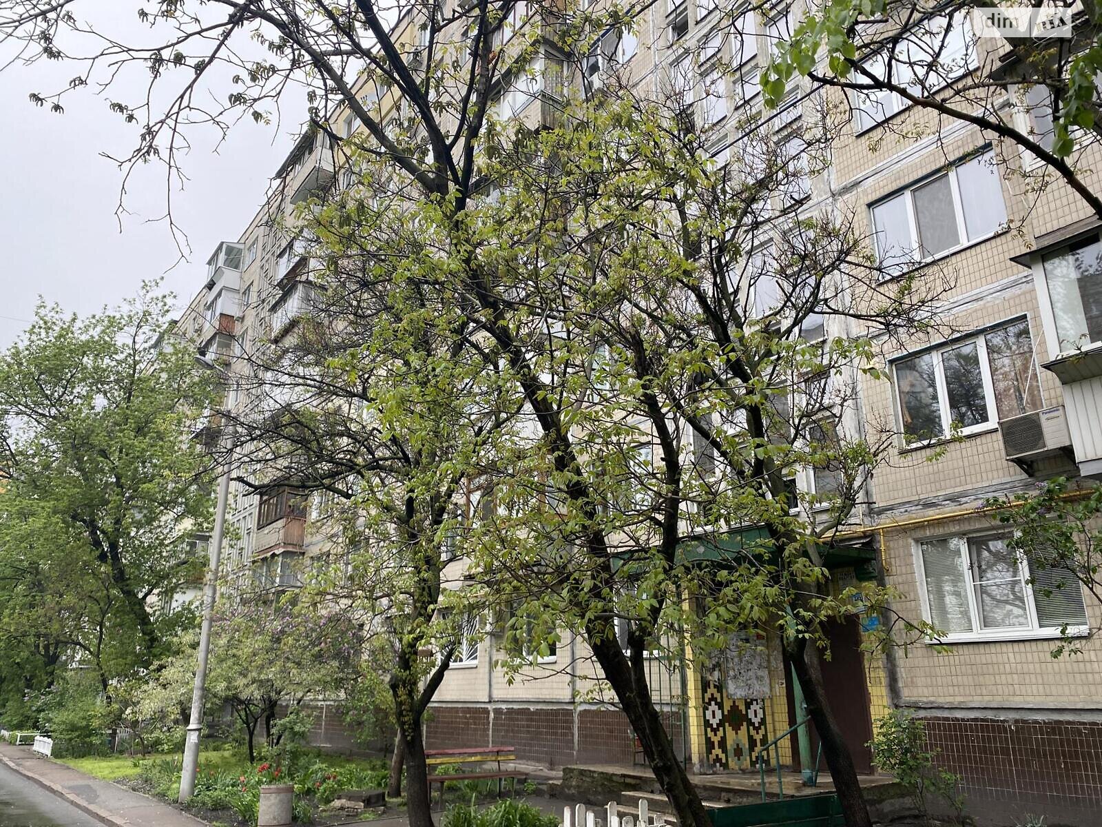 Продаж трикімнатної квартири в Києві, на вул. Райдужна 3Б, район Райдужний Масив фото 1