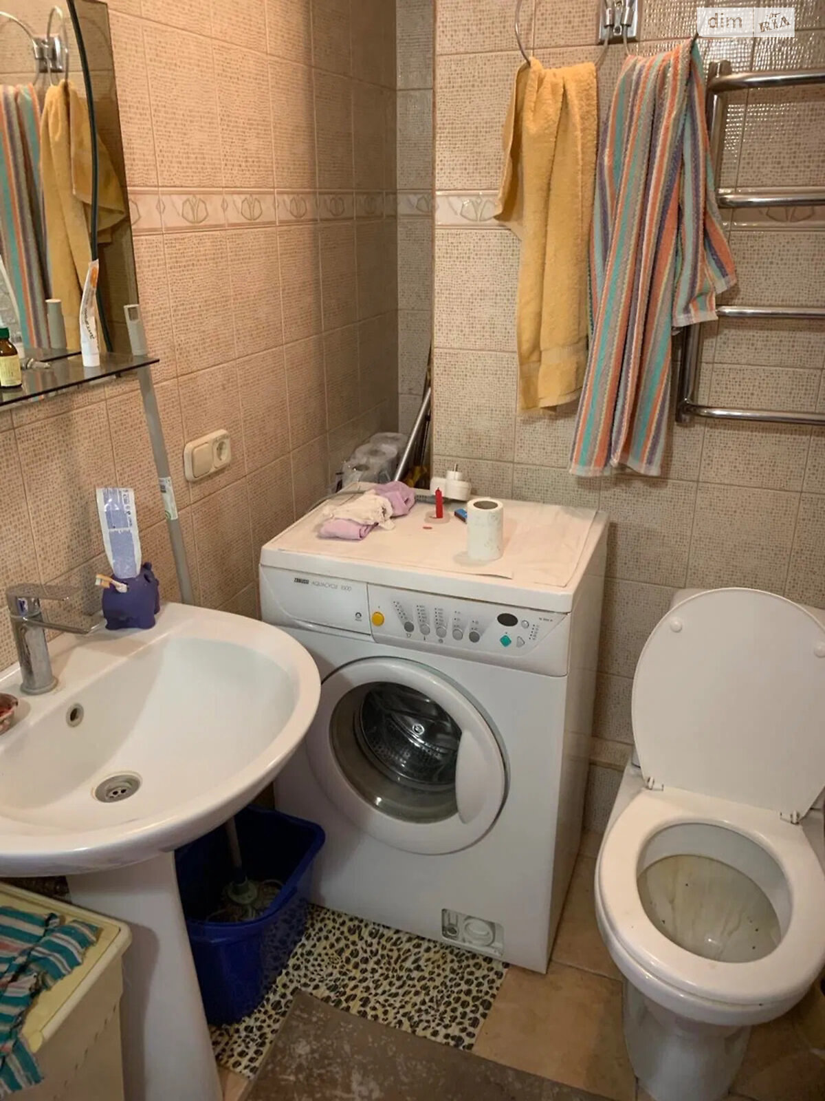 Продаж трикімнатної квартири в Києві, на просп. Романа Шухевича 2, район Райдужний Масив фото 1 Продаж трикімнатної квартири в Києві, на просп. Романа Шухевича 2, район Райдужний Масив фото 1