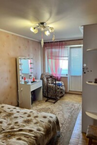 Продажа трехкомнатной квартиры в Киеве, на просп. Романа Шухевича 2, район Радужный Массив фото 2