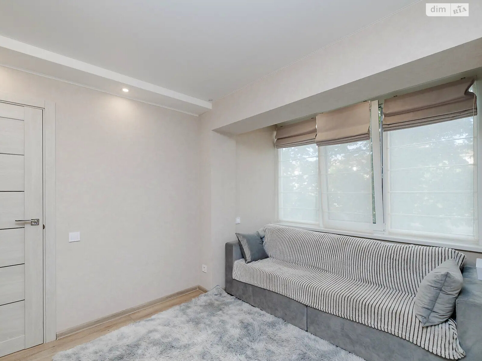 Продажа однокомнатной квартиры в Киеве, на просп. Воскресенский 23, район Радужный Массив фото 1 Продажа однокомнатной квартиры в Киеве, на просп. Воскресенский 23, район Радужный Массив фото 1