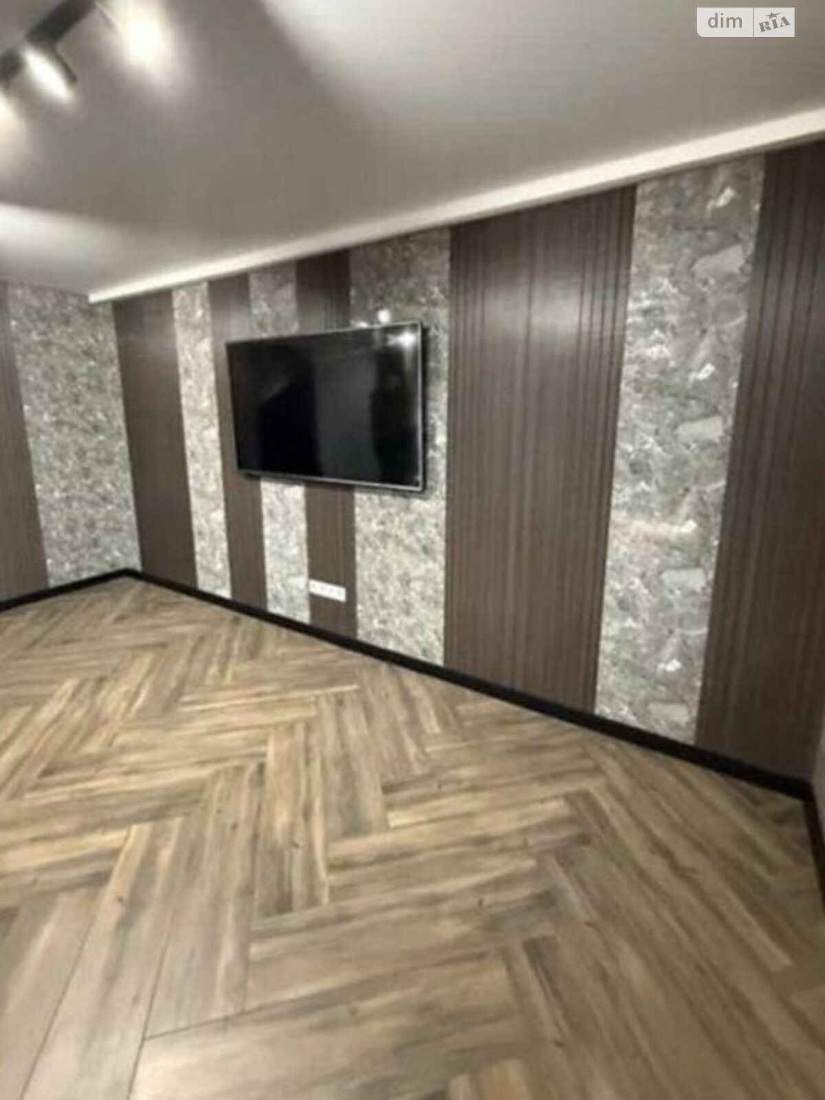 Продаж трикімнатної квартири в Києві, на просп. Воскресенський 15А, район Райдужний Масив фото 1 Продаж трикімнатної квартири в Києві, на просп. Воскресенський 15А, район Райдужний Масив фото 1