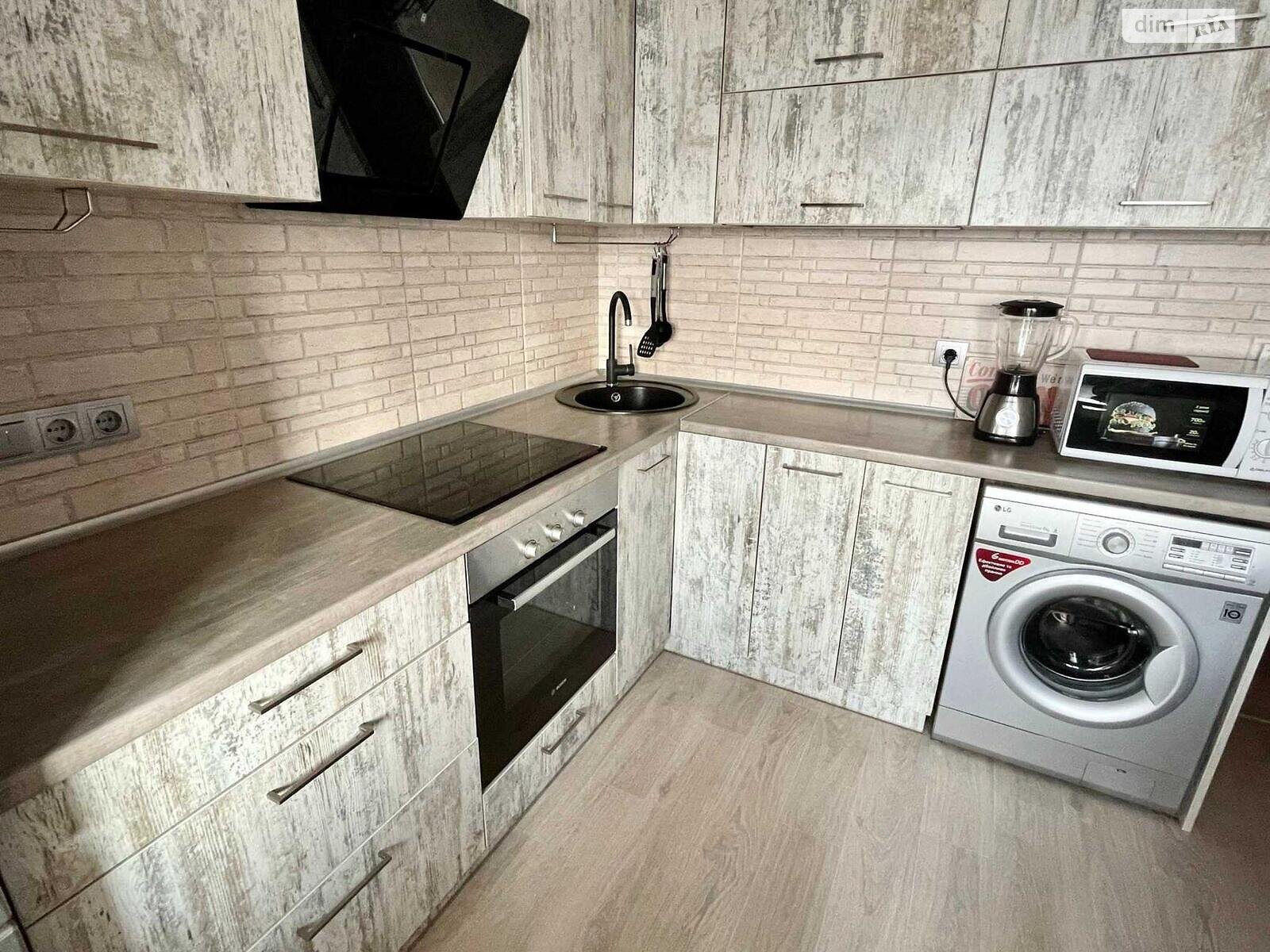 Продаж трикімнатної квартири в Києві, на вул. Бориса Гмирі 10, район Рембаза фото 1 Продаж трикімнатної квартири в Києві, на вул. Бориса Гмирі 10, район Рембаза фото 1