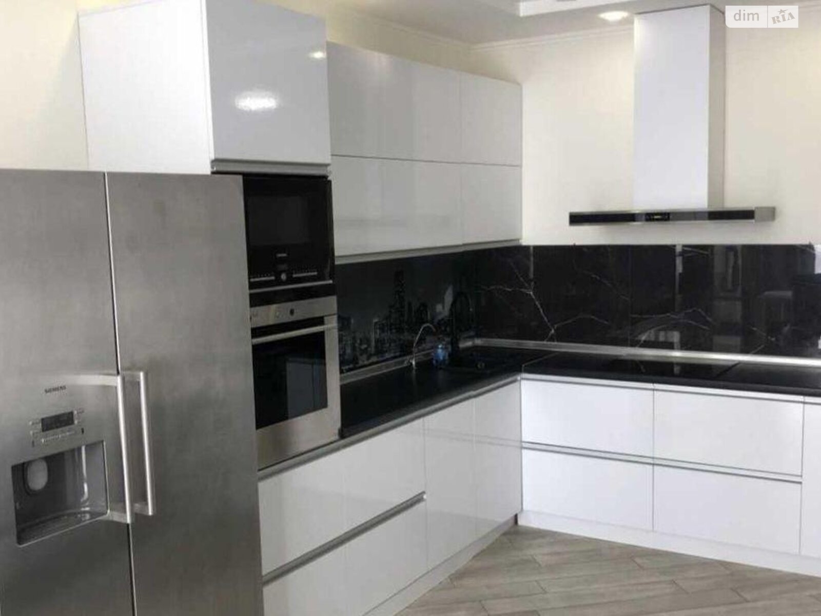 Продажа трехкомнатной квартиры в Киеве, на ул. Драгоманова 2Б, район Рембаза фото 1 Продажа трехкомнатной квартиры в Киеве, на ул. Драгоманова 2Б, район Рембаза фото 1