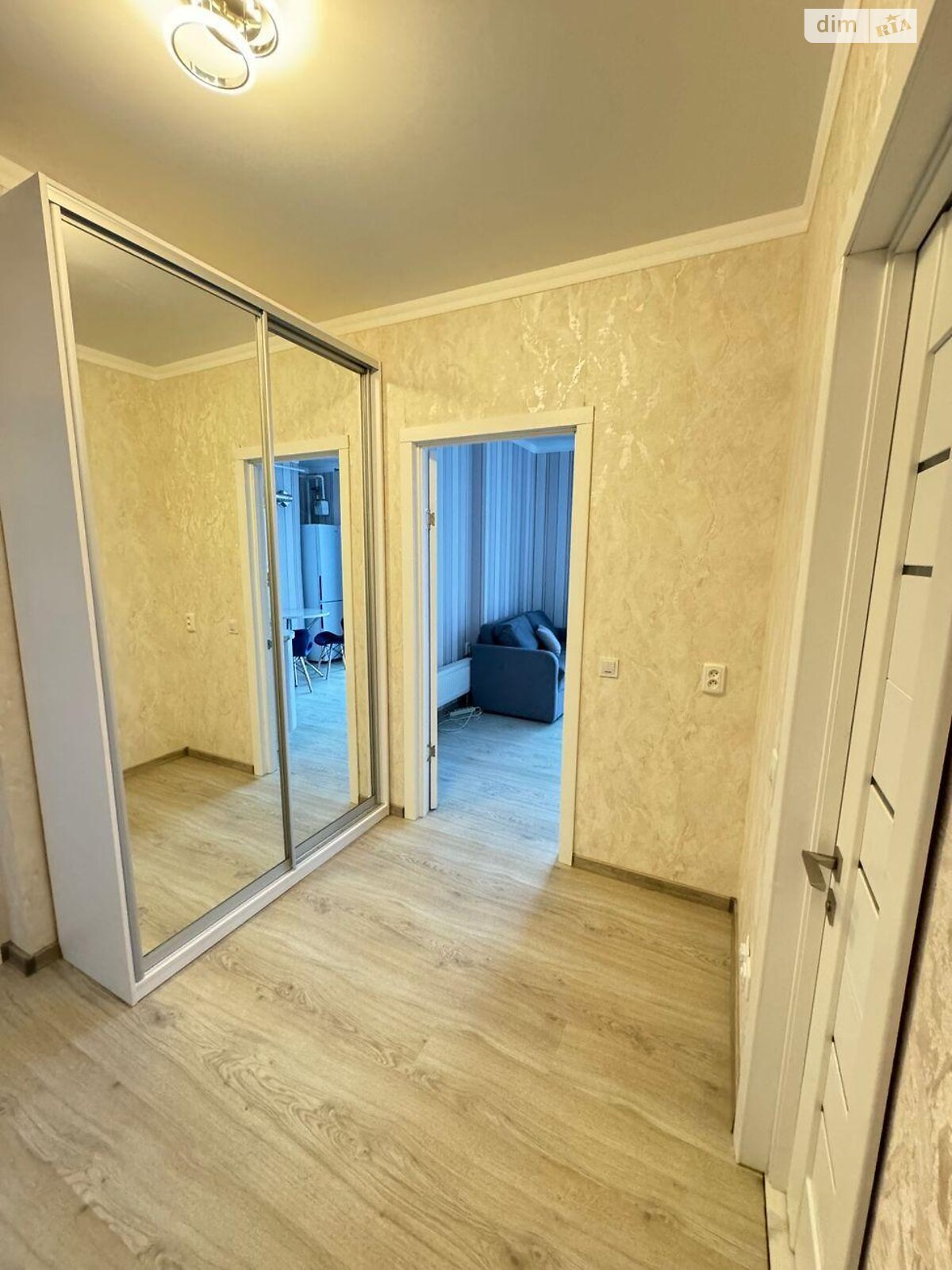 Продаж однокімнатної квартири в Києві, на вул. Центральна 21, район Рембаза фото 1 Продаж однокімнатної квартири в Києві, на вул. Центральна 21, район Рембаза фото 1