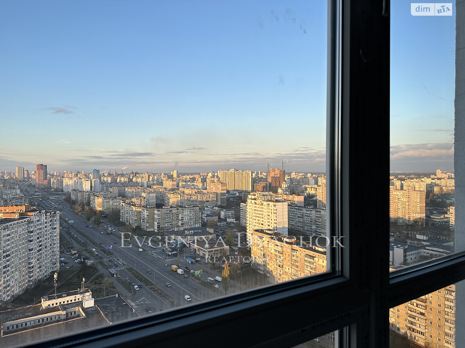 Продаж трикімнатної квартири в Києві, на вул. Ревуцького 40Б, фото 1 Продаж трикімнатної квартири в Києві, на вул. Ревуцького 40Б, фото 1