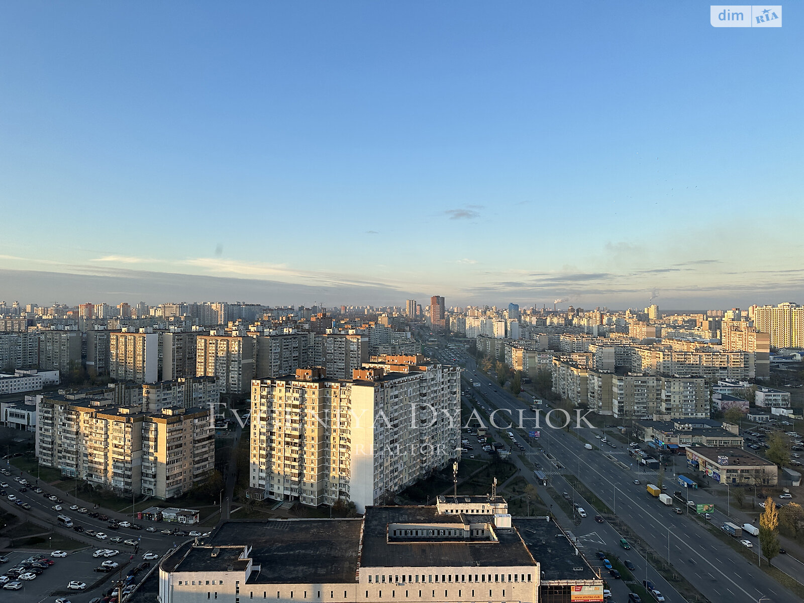 Продаж трикімнатної квартири в Києві, на вул. Ревуцького 40Б, фото 1 Продаж трикімнатної квартири в Києві, на вул. Ревуцького 40Б, фото 1