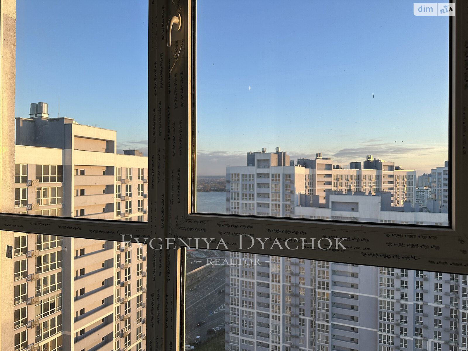 Продаж трикімнатної квартири в Києві, на вул. Ревуцького 40Б, фото 1 Продаж трикімнатної квартири в Києві, на вул. Ревуцького 40Б, фото 1