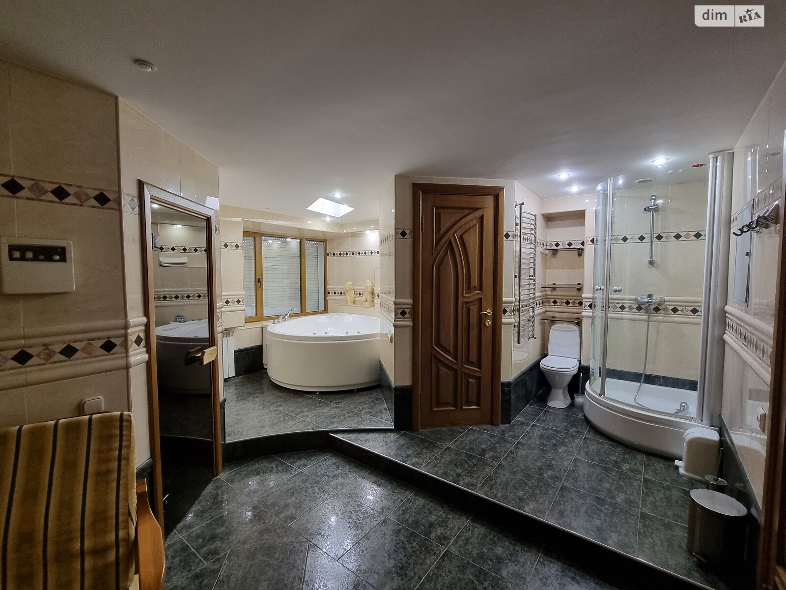 Продаж чотирикімнатної квартири в Києві, на вул. Ентузіастів 7, район Русанівка фото 1 Продаж чотирикімнатної квартири в Києві, на вул. Ентузіастів 7, район Русанівка фото 1