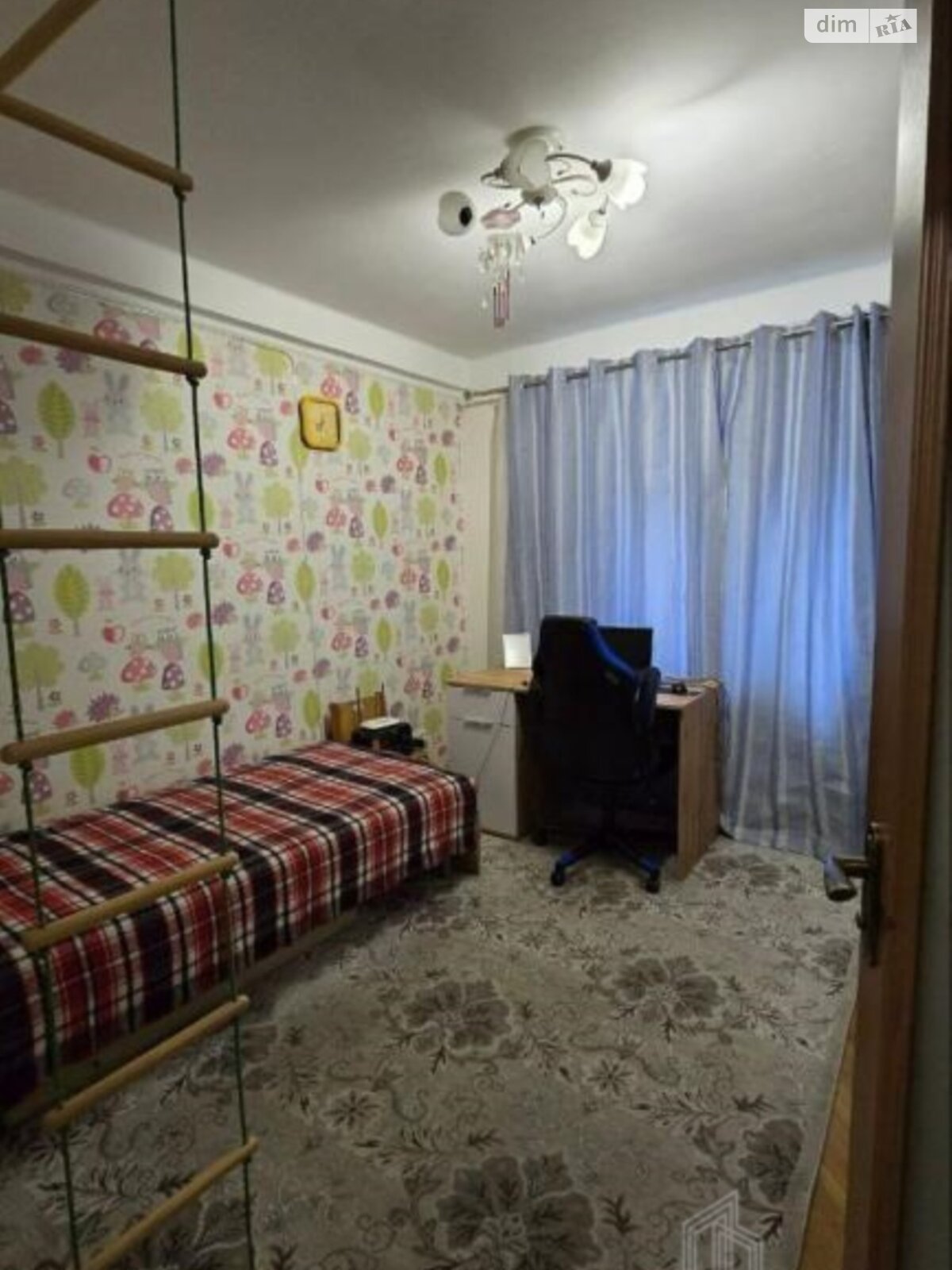 Продажа трехкомнатной квартиры в Киеве, на ул. Энтузиастов 7/1, район Русановка фото 1 Продажа трехкомнатной квартиры в Киеве, на ул. Энтузиастов 7/1, район Русановка фото 1