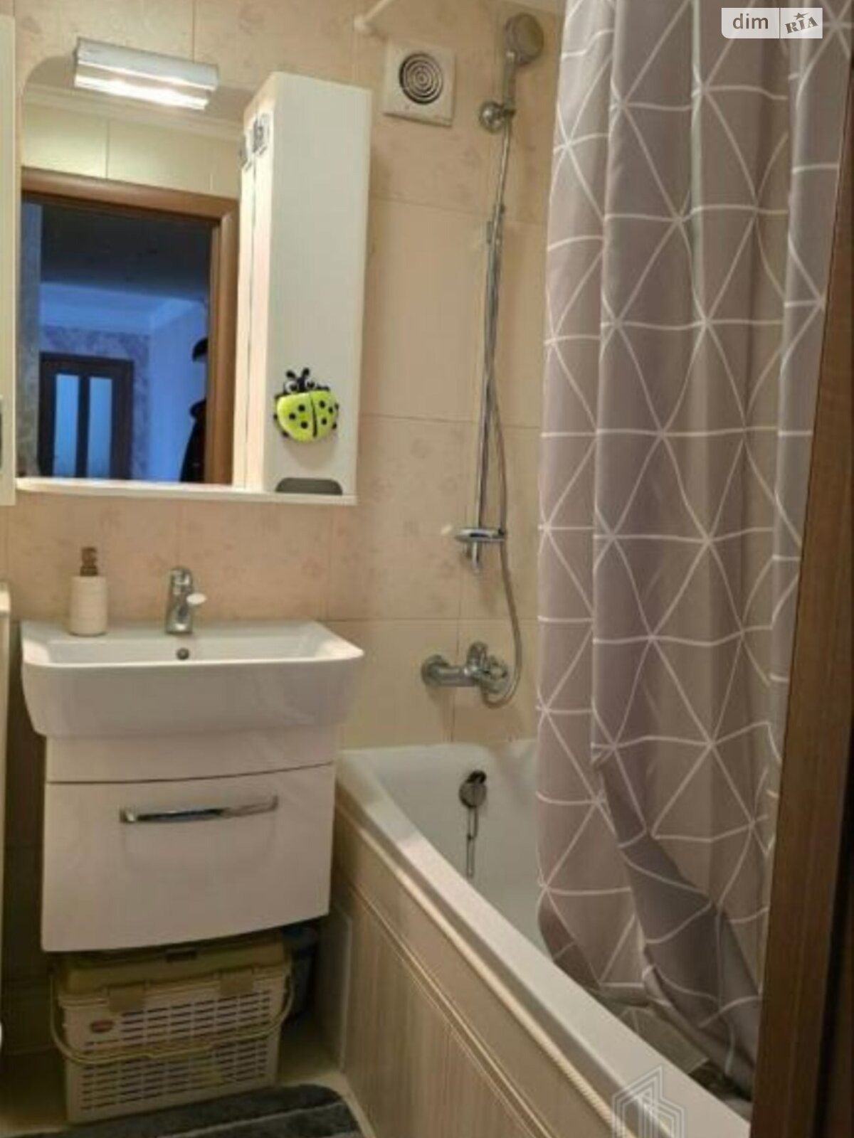 Продажа трехкомнатной квартиры в Киеве, на ул. Энтузиастов 7/1, район Русановка фото 1 Продажа трехкомнатной квартиры в Киеве, на ул. Энтузиастов 7/1, район Русановка фото 1