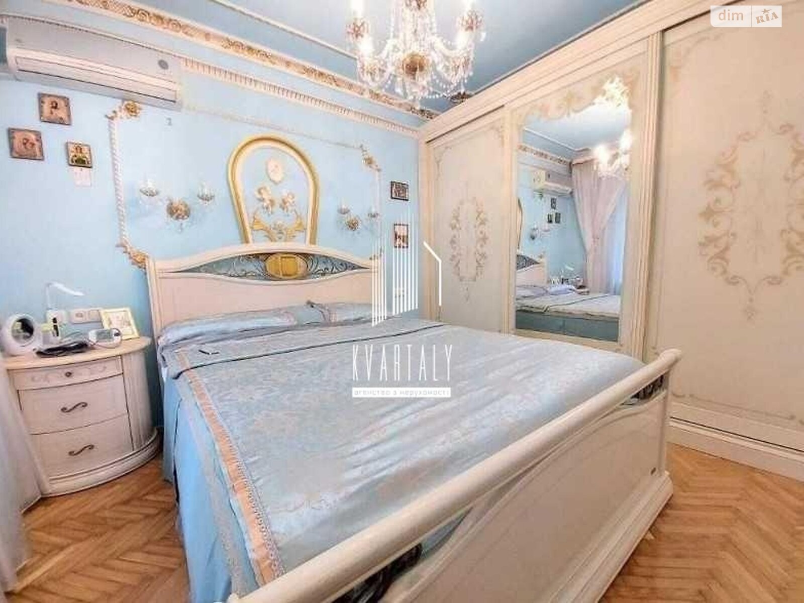 Продаж трикімнатної квартири в Києві, на вул. Ентузіастів 41, район Русанівка фото 1