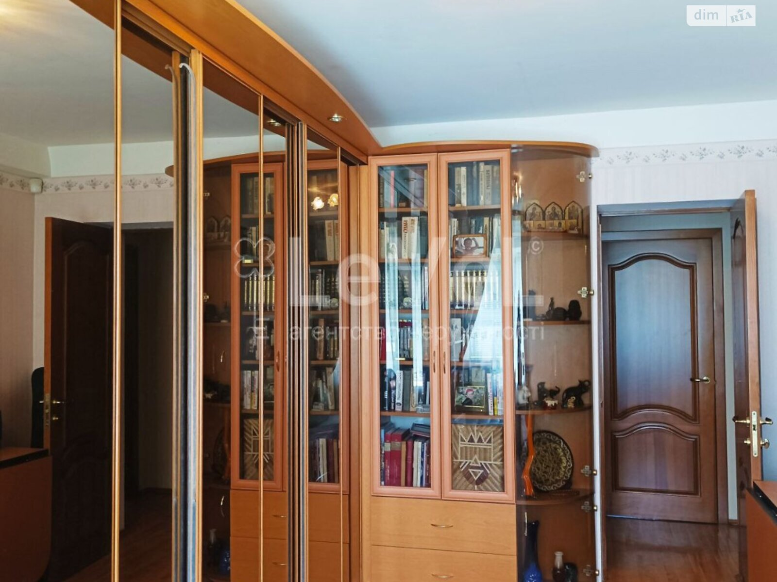Продажа трехкомнатной квартиры в Киеве, на ул. Энтузиастов 15, район Русановка фото 1 Продажа трехкомнатной квартиры в Киеве, на ул. Энтузиастов 15, район Русановка фото 1