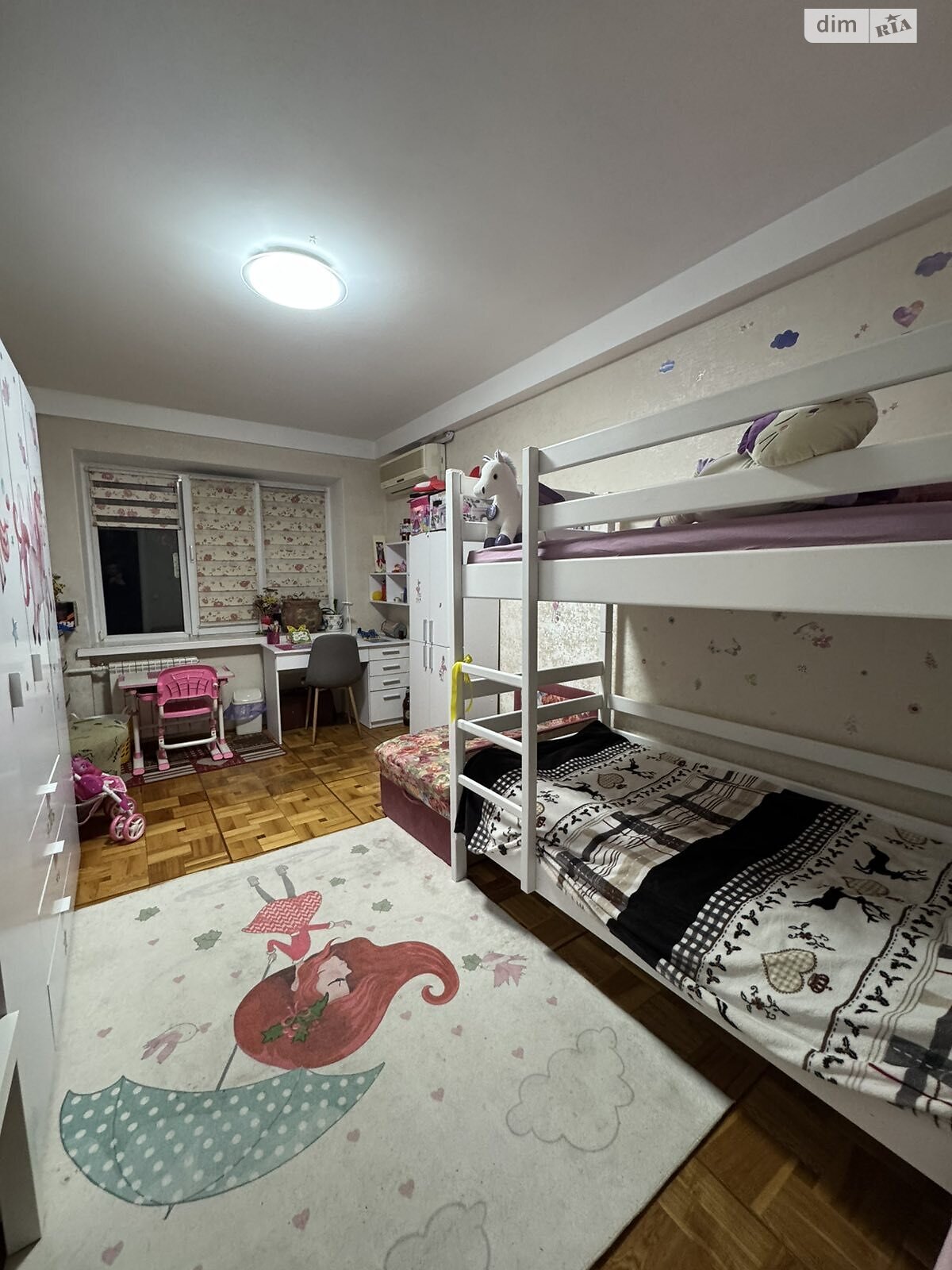 Продажа трехкомнатной квартиры в Киеве, на ул. Энтузиастов, район Русановка фото 1 Продажа трехкомнатной квартиры в Киеве, на ул. Энтузиастов, район Русановка фото 1