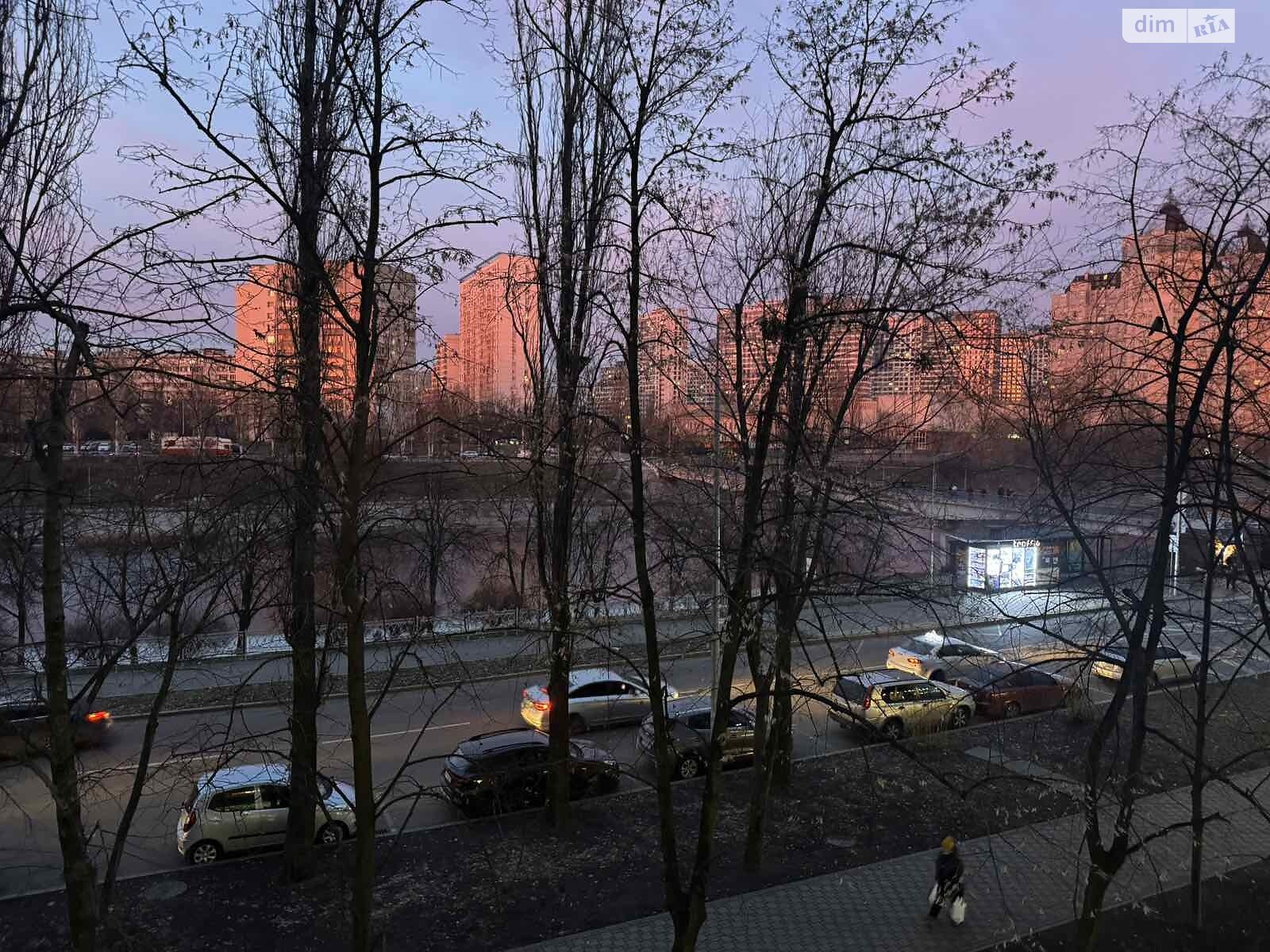 Продажа трехкомнатной квартиры в Киеве, на ул. Энтузиастов, район Русановка фото 1 Продажа трехкомнатной квартиры в Киеве, на ул. Энтузиастов, район Русановка фото 1