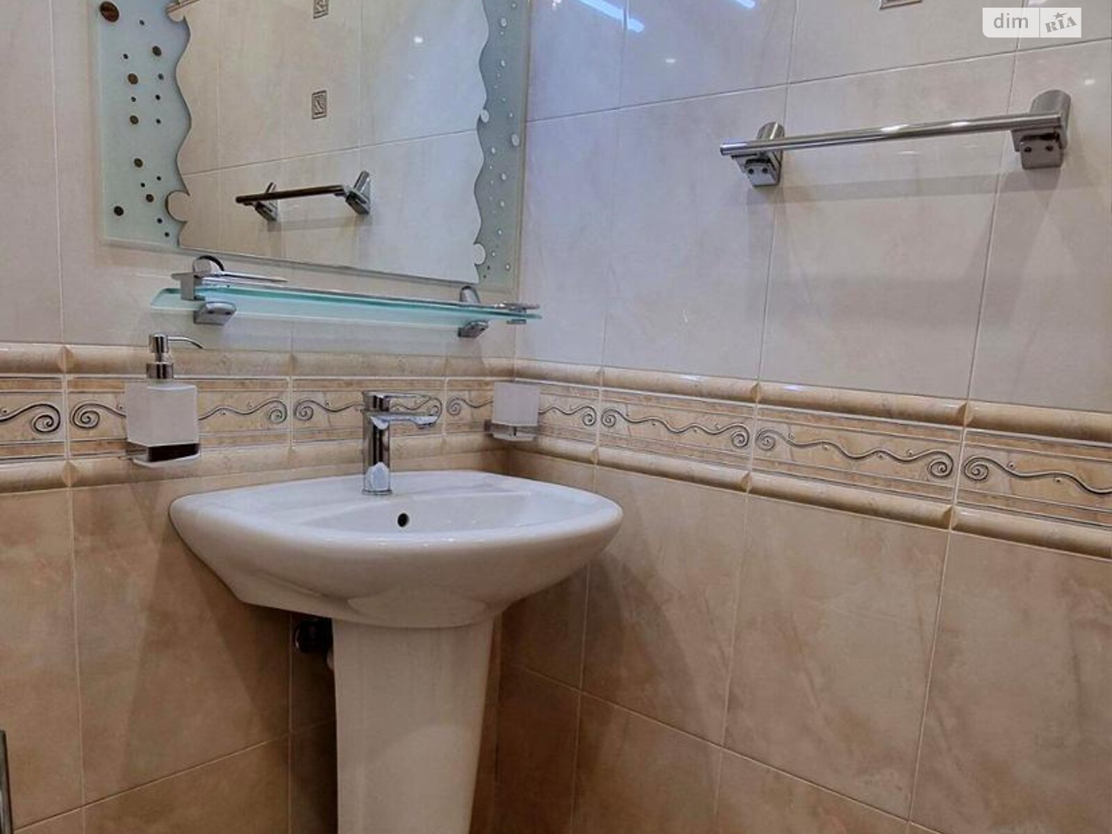 Продаж чотирикімнатної квартири в Києві, на вул. Ентузіастів 7, район Русанівка фото 1