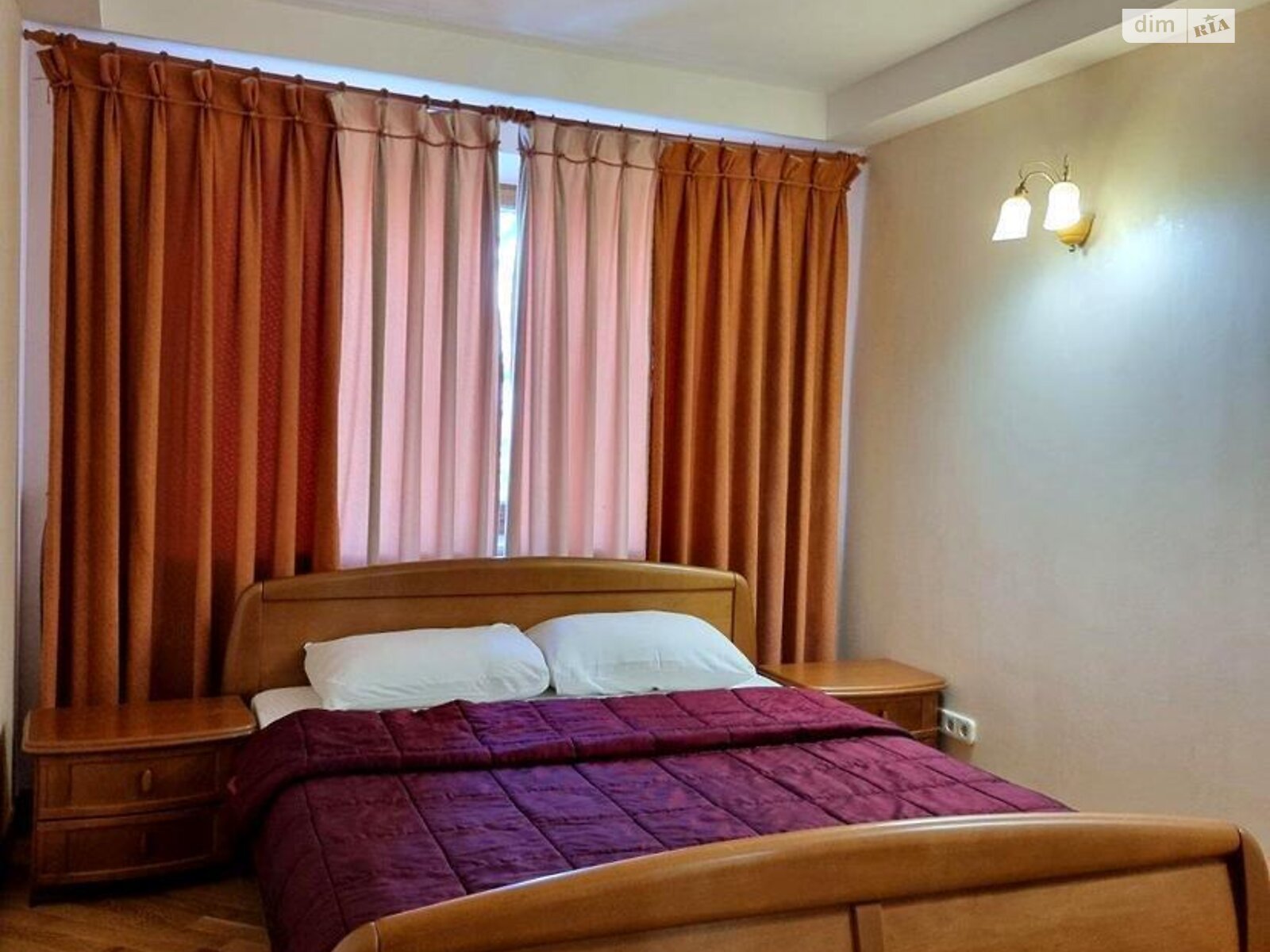 Продаж чотирикімнатної квартири в Києві, на вул. Ентузіастів 7, район Русанівка фото 1