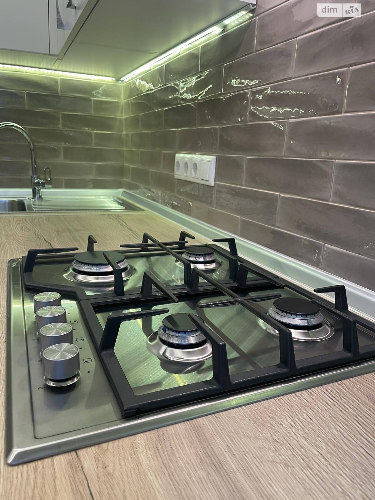 Продажа двухкомнатной квартиры в Киеве, на бул. Русановский 5, район Русановка фото 1 Продажа двухкомнатной квартиры в Киеве, на бул. Русановский 5, район Русановка фото 1
