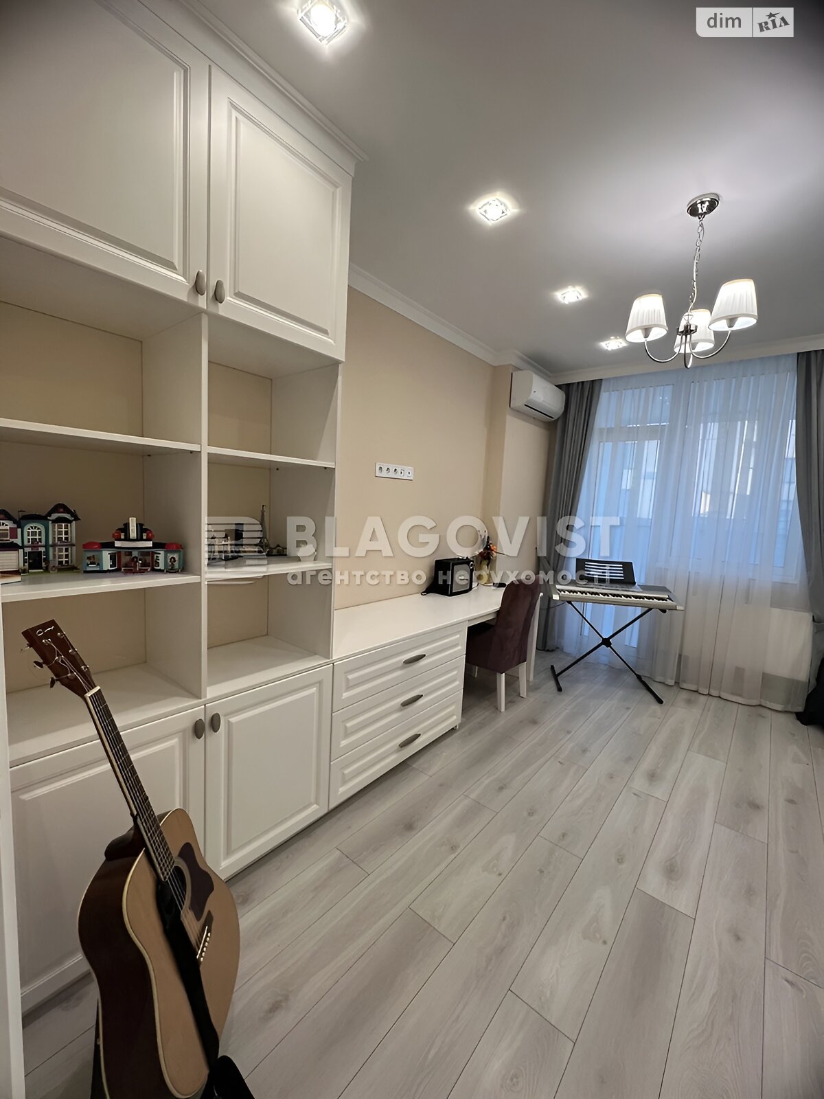 Продажа четырехкомнатной квартиры в Киеве, на ул. Самойло Кошки 12, фото 1 Продажа четырехкомнатной квартиры в Киеве, на ул. Самойло Кошки 12, фото 1