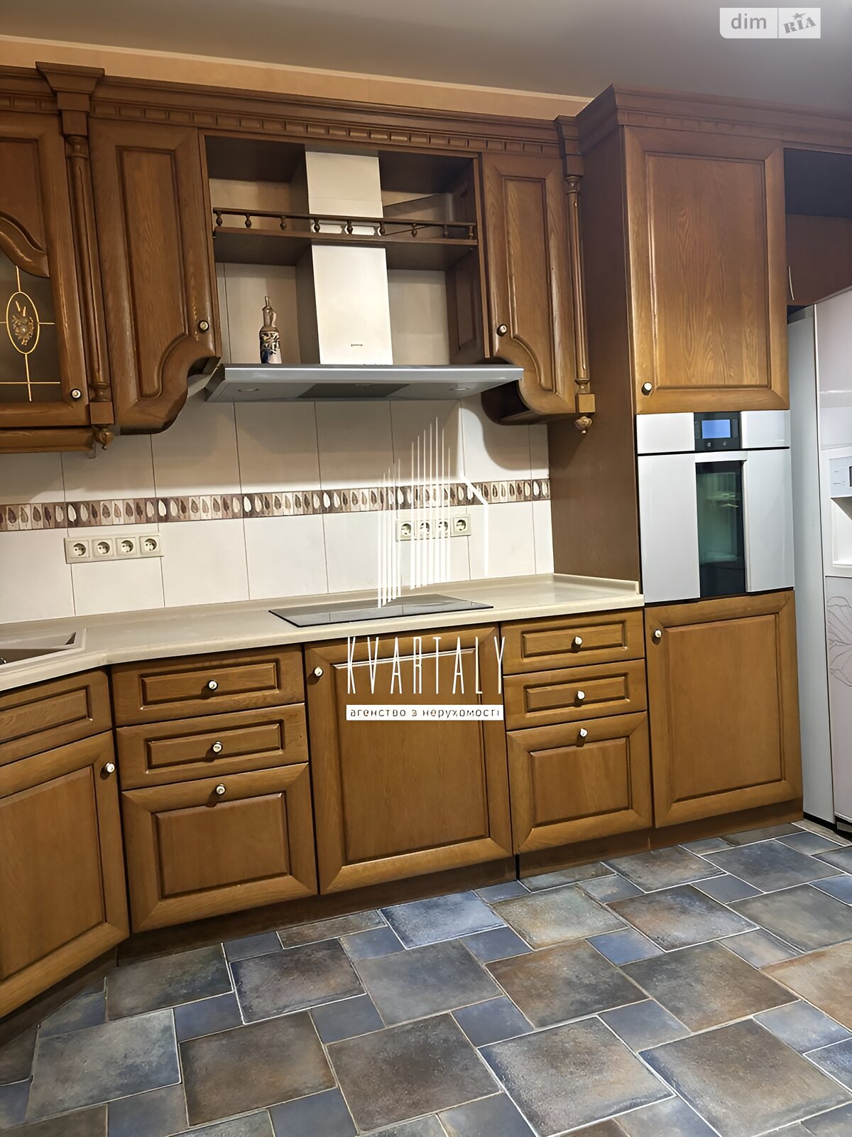 Продажа двухкомнатной квартиры в Киеве, на ул. Феодосийская 14, район Саперная Слободка фото 1 Продажа двухкомнатной квартиры в Киеве, на ул. Феодосийская 14, район Саперная Слободка фото 1