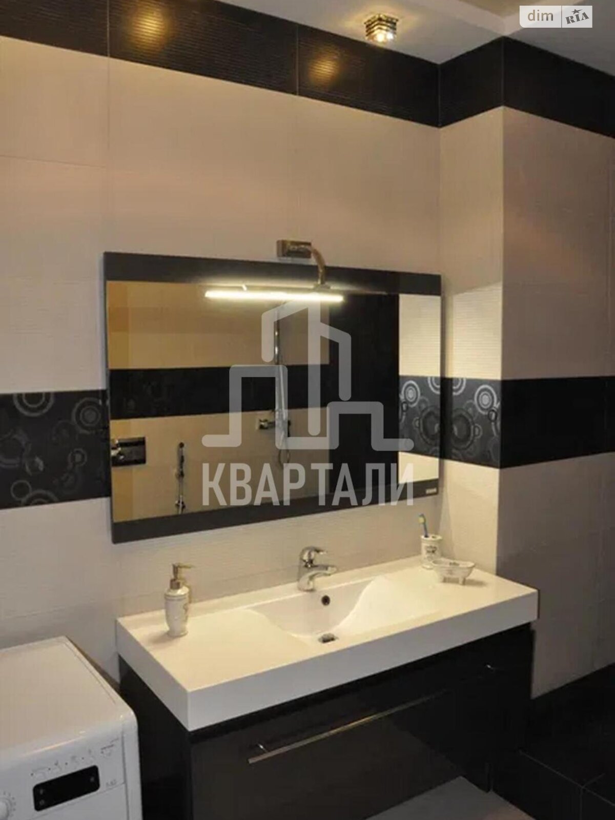 Продажа двухкомнатной квартиры в Киеве, на ул. Феодосийская 3В, район Саперная Слободка фото 1 Продажа двухкомнатной квартиры в Киеве, на ул. Феодосийская 3В, район Саперная Слободка фото 1