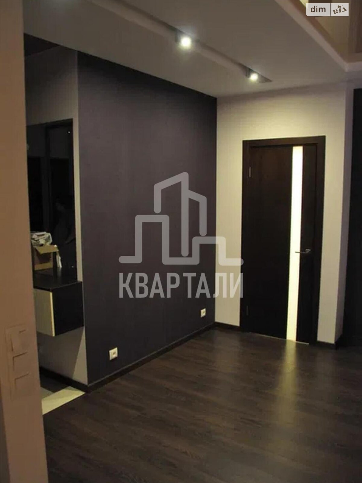 Продажа двухкомнатной квартиры в Киеве, на ул. Феодосийская 3В, район Саперная Слободка фото 1 Продажа двухкомнатной квартиры в Киеве, на ул. Феодосийская 3В, район Саперная Слободка фото 1