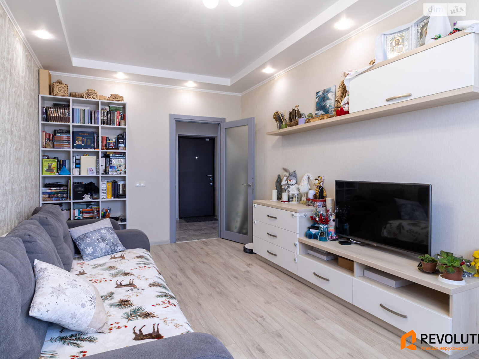 Продаж двокімнатної квартири в Києві, на вул. Феодосійська 3В, кв. 116, район Саперна Слобідка фото 1 Продаж двокімнатної квартири в Києві, на вул. Феодосійська 3В, кв. 116, район Саперна Слобідка фото 1