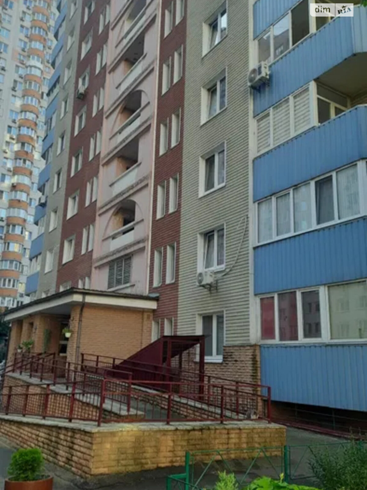 Продаж двокімнатної квартири в Києві, на пров. Феодосійський 14А, район Саперна Слобідка фото 1 Продаж двокімнатної квартири в Києві, на пров. Феодосійський 14А, район Саперна Слобідка фото 1