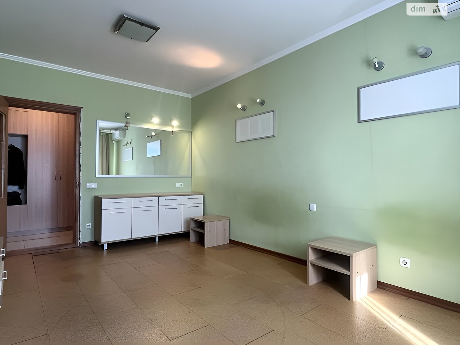 Продаж однокімнатної квартири в Києві, на пров. Феодосійський 14А, район Саперна Слобідка фото 1 Продаж однокімнатної квартири в Києві, на пров. Феодосійський 14А, район Саперна Слобідка фото 1