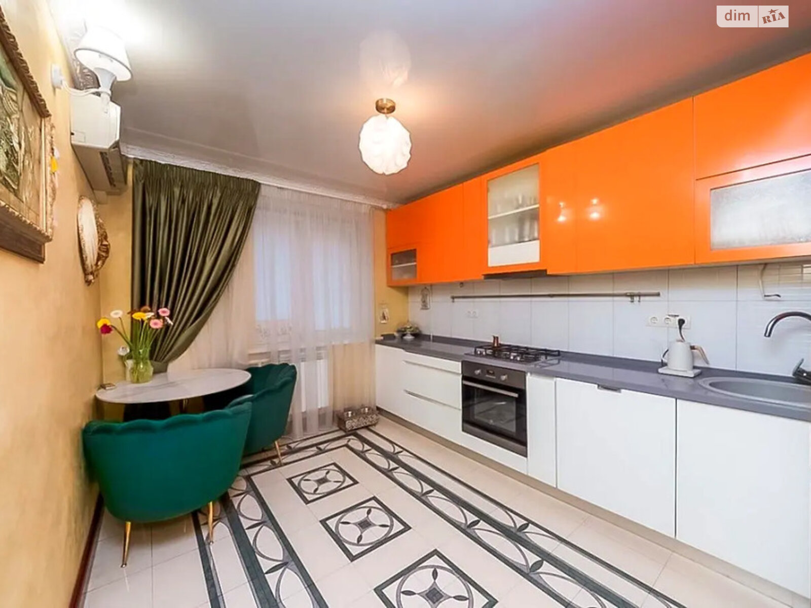 Продаж двокімнатної квартири в Києві, на просп. Науки 24 корпус 2, район Саперна Слобідка фото 1 Продаж двокімнатної квартири в Києві, на просп. Науки 24 корпус 2, район Саперна Слобідка фото 1