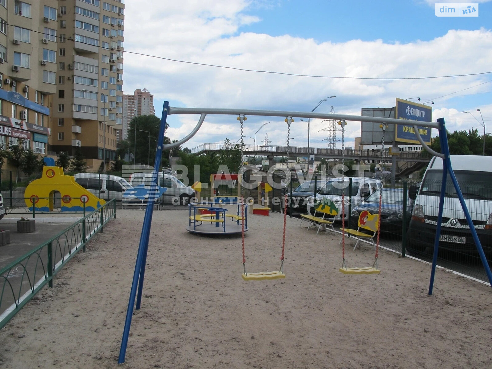 Продажа двухкомнатной квартиры в Киеве, на ул. Саперно-Слободская 24, район Саперная Слободка фото 1 Продажа двухкомнатной квартиры в Киеве, на ул. Саперно-Слободская 24, район Саперная Слободка фото 1