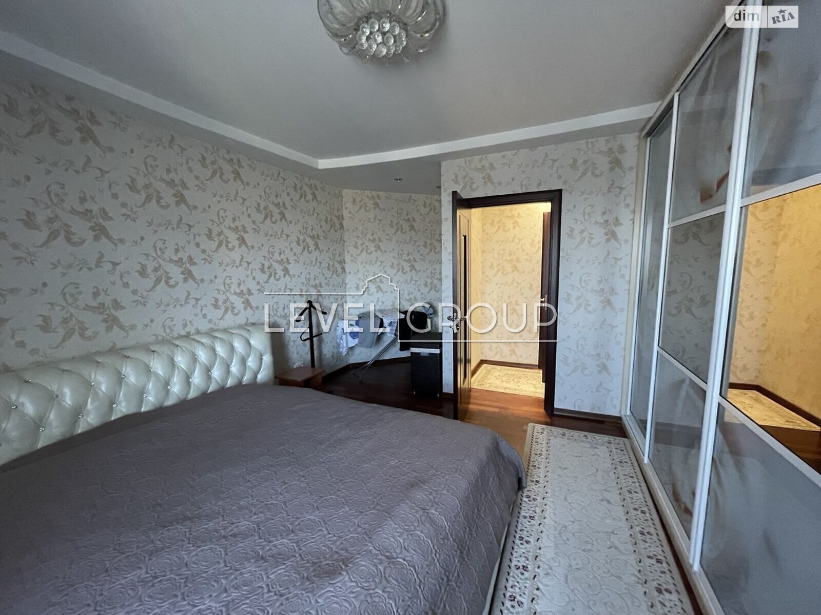 Продажа трехкомнатной квартиры в Киеве, на ул. Саперно-Слободская 10, район Саперная Слободка фото 1