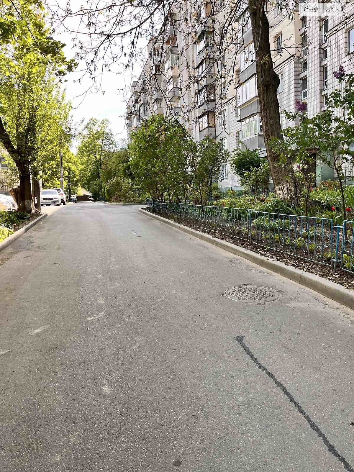 Продаж однокімнатної квартири в Києві, на шосе Стратегічне 17, район Саперна Слобідка фото 1 Продаж однокімнатної квартири в Києві, на шосе Стратегічне 17, район Саперна Слобідка фото 1