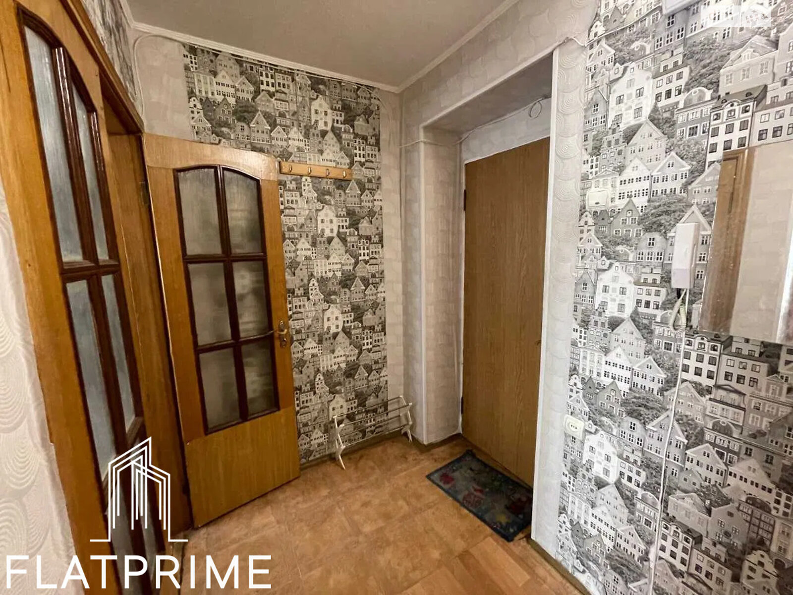 Продажа однокомнатной квартиры в Киеве, на шоссе Стратегическое 17, район Саперная Слободка фото 1 Продажа однокомнатной квартиры в Киеве, на шоссе Стратегическое 17, район Саперная Слободка фото 1
