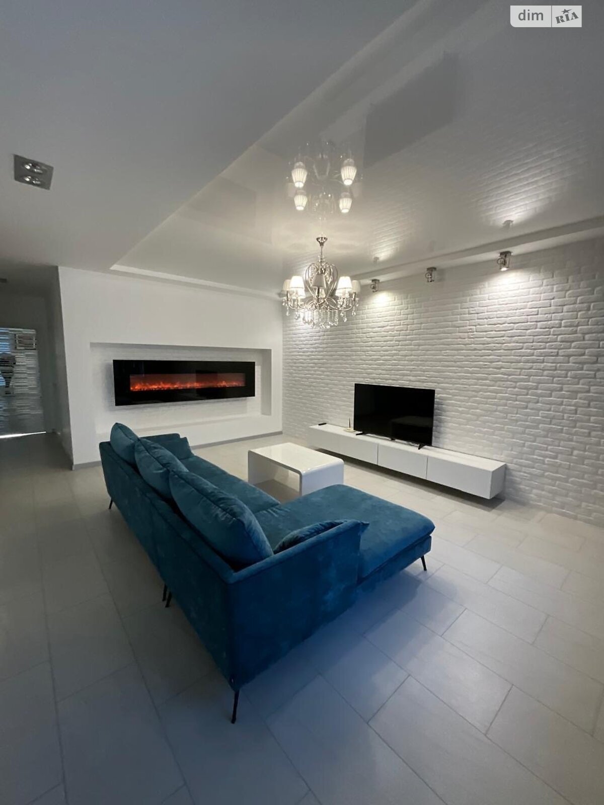 Продажа трехкомнатной квартиры в Киеве, на ул. Саперно-Слободская 10, фото 1 Продажа трехкомнатной квартиры в Киеве, на ул. Саперно-Слободская 10, фото 1