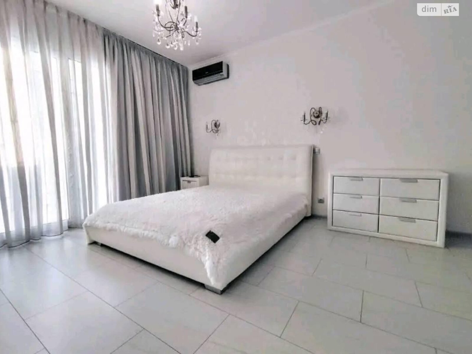 Продажа трехкомнатной квартиры в Киеве, на ул. Саперно-Слободская 10, фото 1 Продажа трехкомнатной квартиры в Киеве, на ул. Саперно-Слободская 10, фото 1