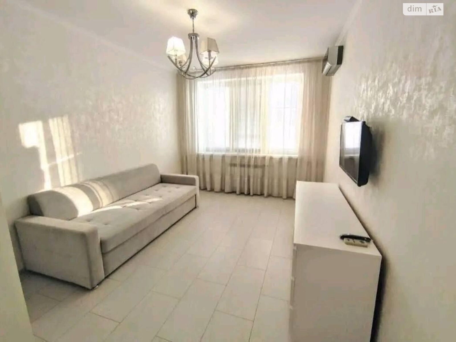 Продажа трехкомнатной квартиры в Киеве, на ул. Саперно-Слободская 10, фото 1 Продажа трехкомнатной квартиры в Киеве, на ул. Саперно-Слободская 10, фото 1