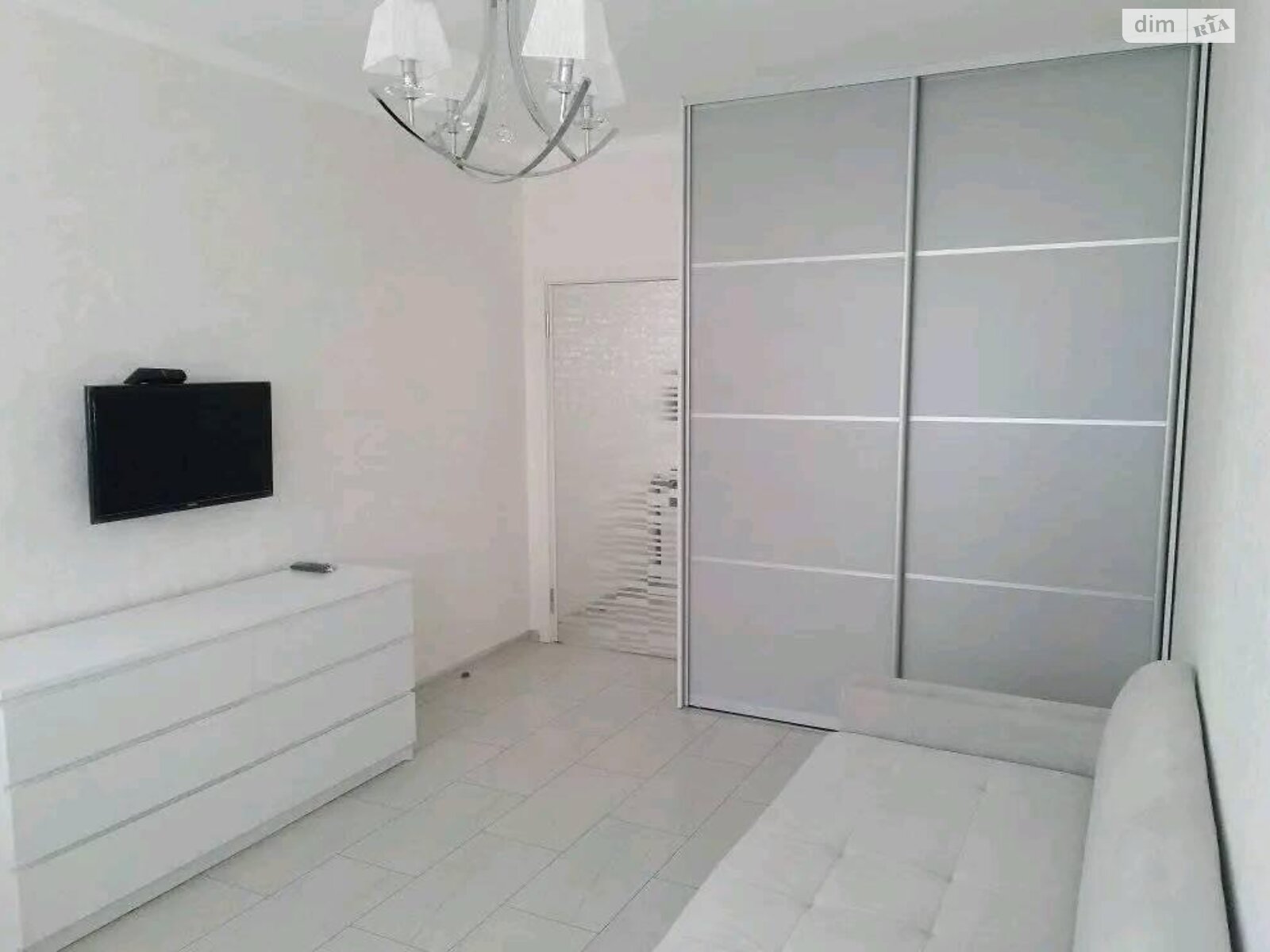 Продажа трехкомнатной квартиры в Киеве, на ул. Саперно-Слободская 10, фото 1 Продажа трехкомнатной квартиры в Киеве, на ул. Саперно-Слободская 10, фото 1