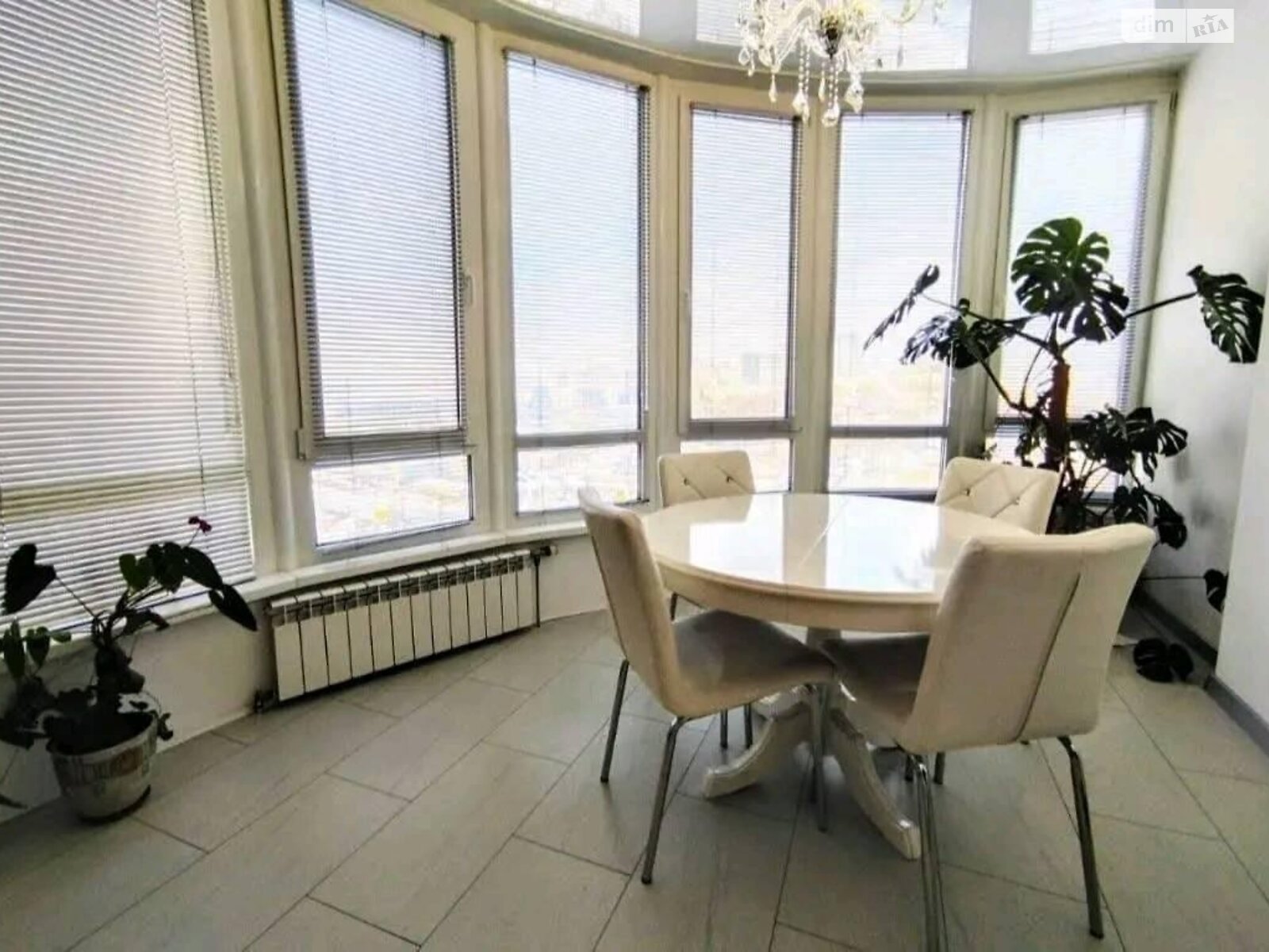 Продажа трехкомнатной квартиры в Киеве, на ул. Саперно-Слободская 10, фото 1 Продажа трехкомнатной квартиры в Киеве, на ул. Саперно-Слободская 10, фото 1