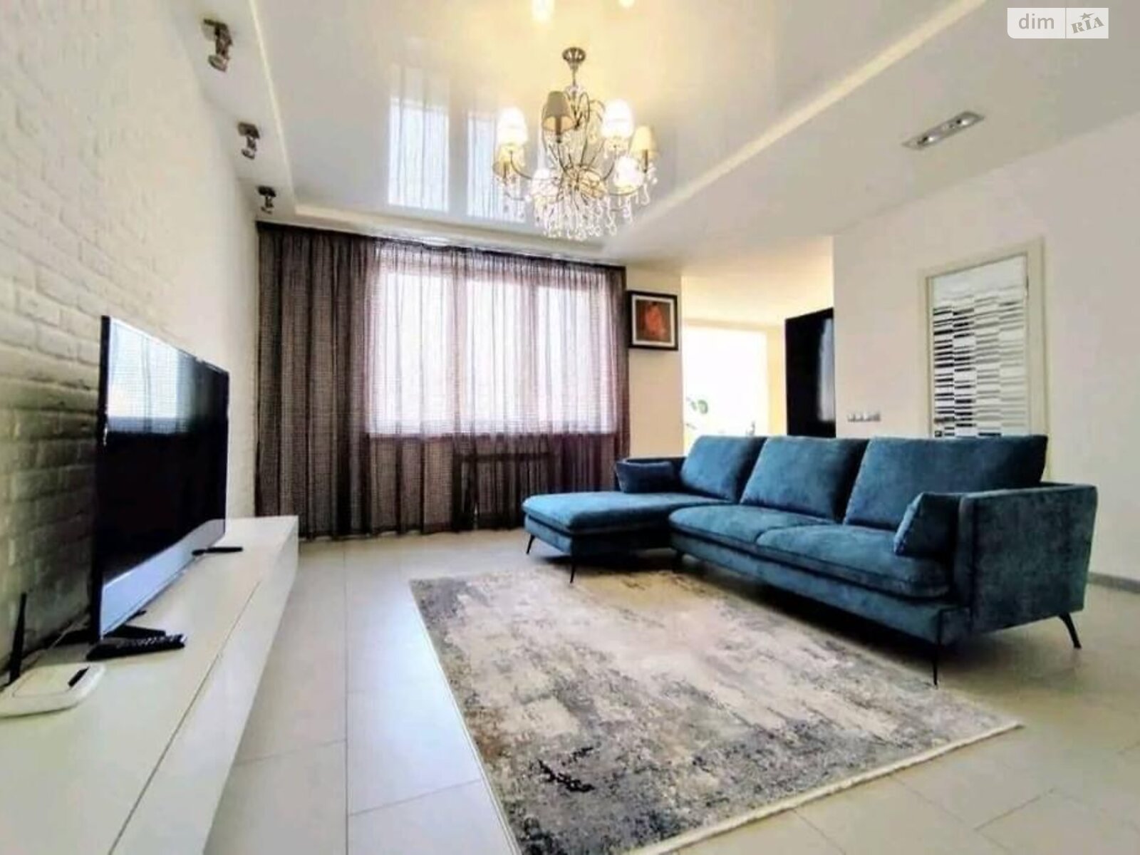 Продажа трехкомнатной квартиры в Киеве, на ул. Саперно-Слободская 10, фото 1 Продажа трехкомнатной квартиры в Киеве, на ул. Саперно-Слободская 10, фото 1