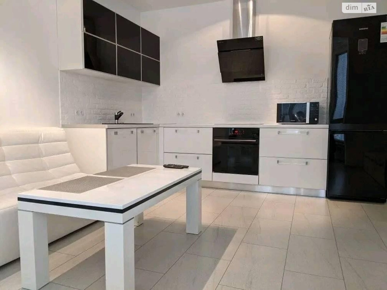 Продажа трехкомнатной квартиры в Киеве, на ул. Саперно-Слободская 10, фото 1 Продажа трехкомнатной квартиры в Киеве, на ул. Саперно-Слободская 10, фото 1