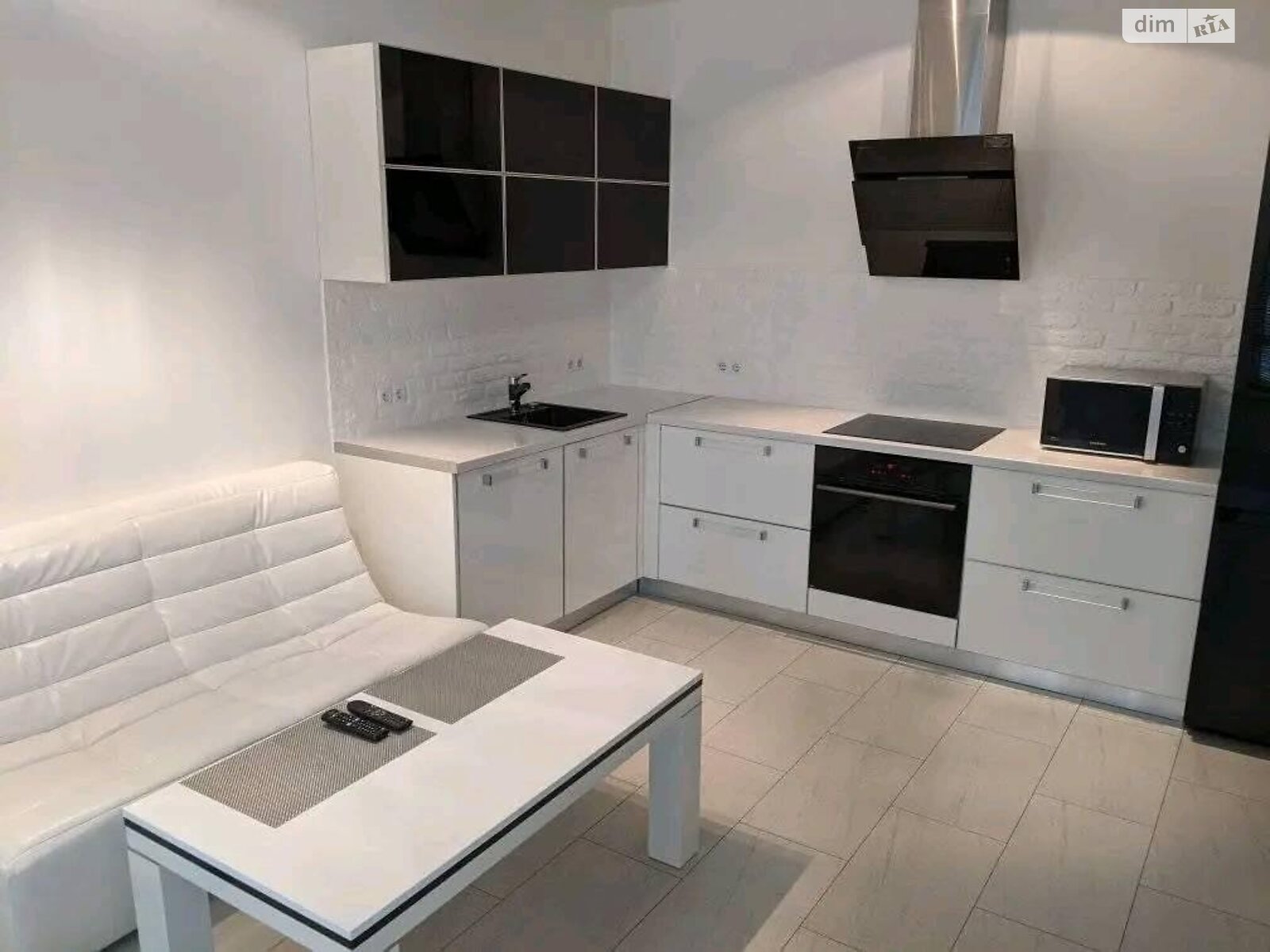 Продажа трехкомнатной квартиры в Киеве, на ул. Саперно-Слободская 10, фото 1 Продажа трехкомнатной квартиры в Киеве, на ул. Саперно-Слободская 10, фото 1