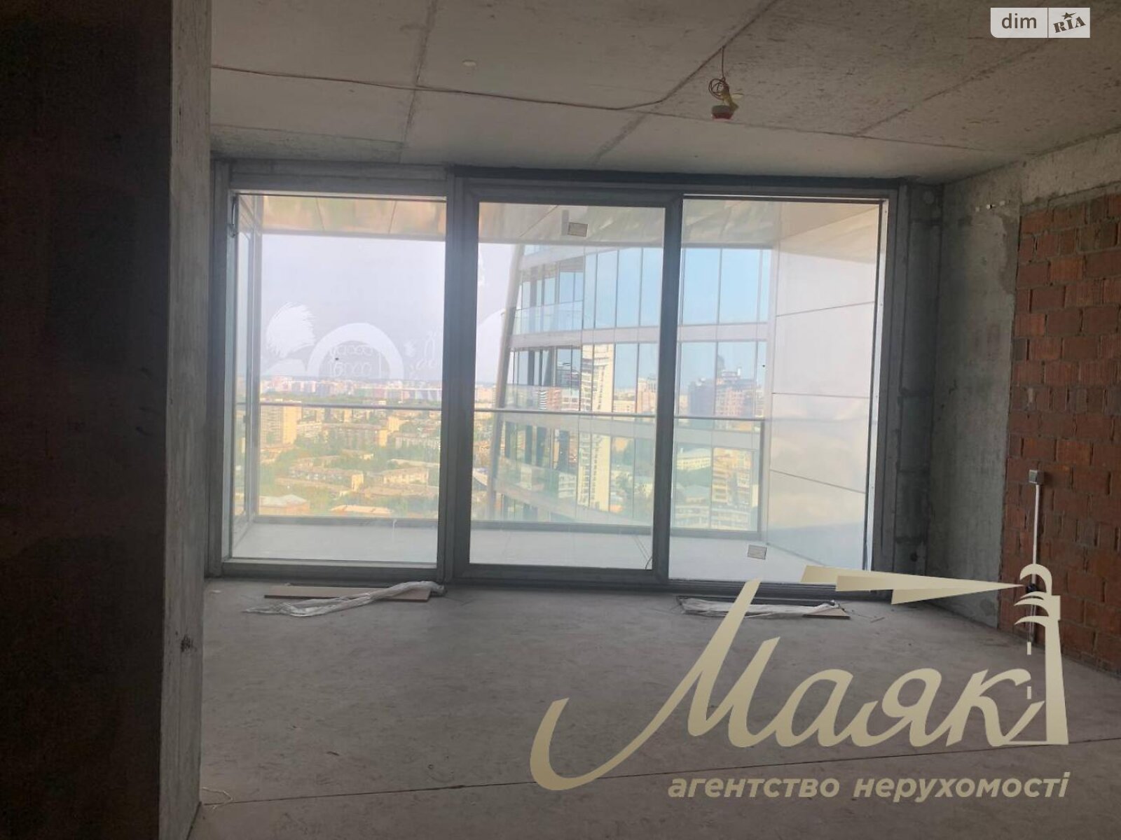 Продажа трехкомнатной квартиры в Киеве, на ул. Иоанна Павла II 12, район Саперное Поле фото 1 Продажа трехкомнатной квартиры в Киеве, на ул. Иоанна Павла II 12, район Саперное Поле фото 1