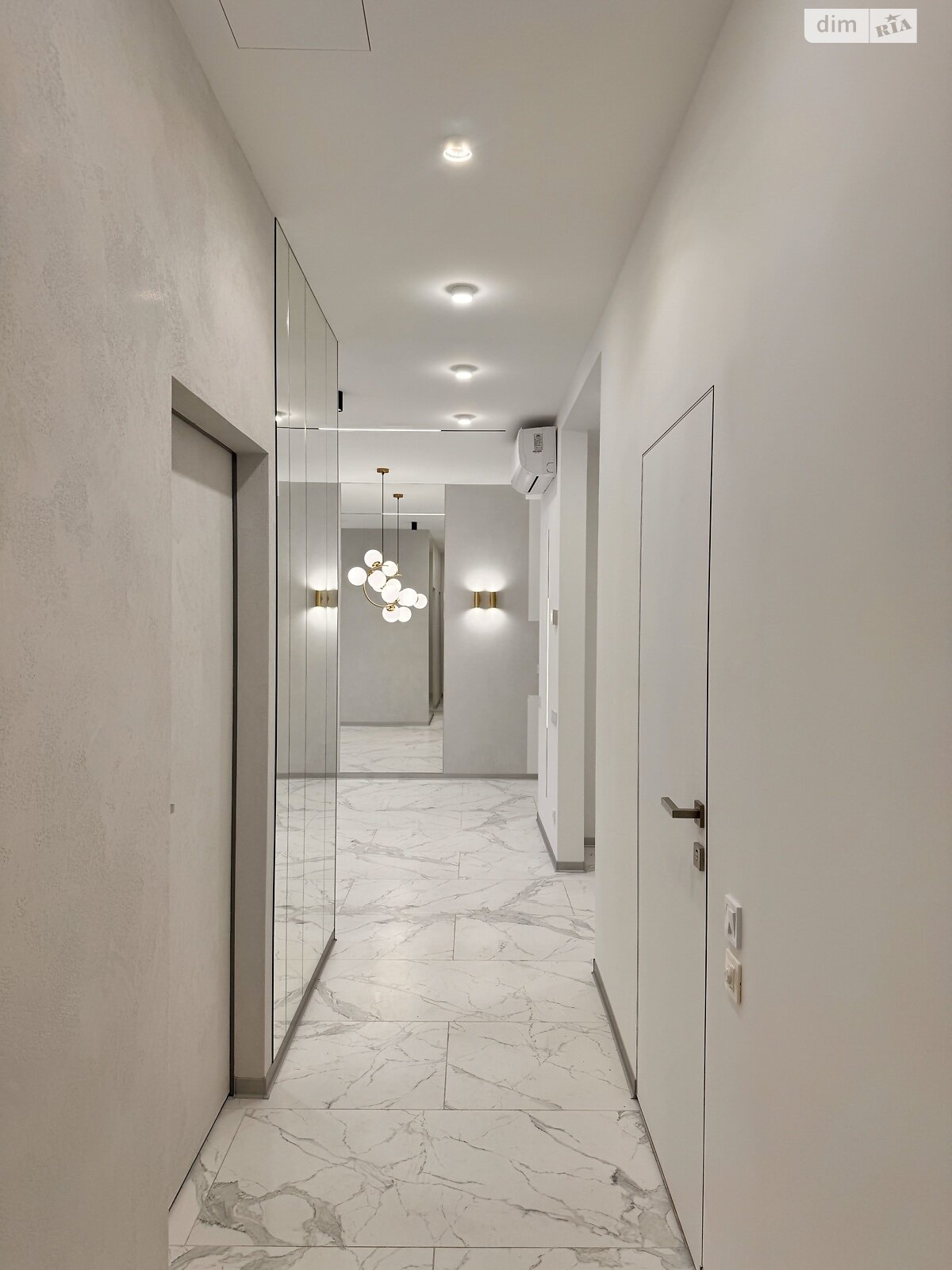 Продаж двокімнатної квартири в Києві, на вул. Іоанна Павла II 12, район Саперне Поле фото 1 Продаж двокімнатної квартири в Києві, на вул. Іоанна Павла II 12, район Саперне Поле фото 1