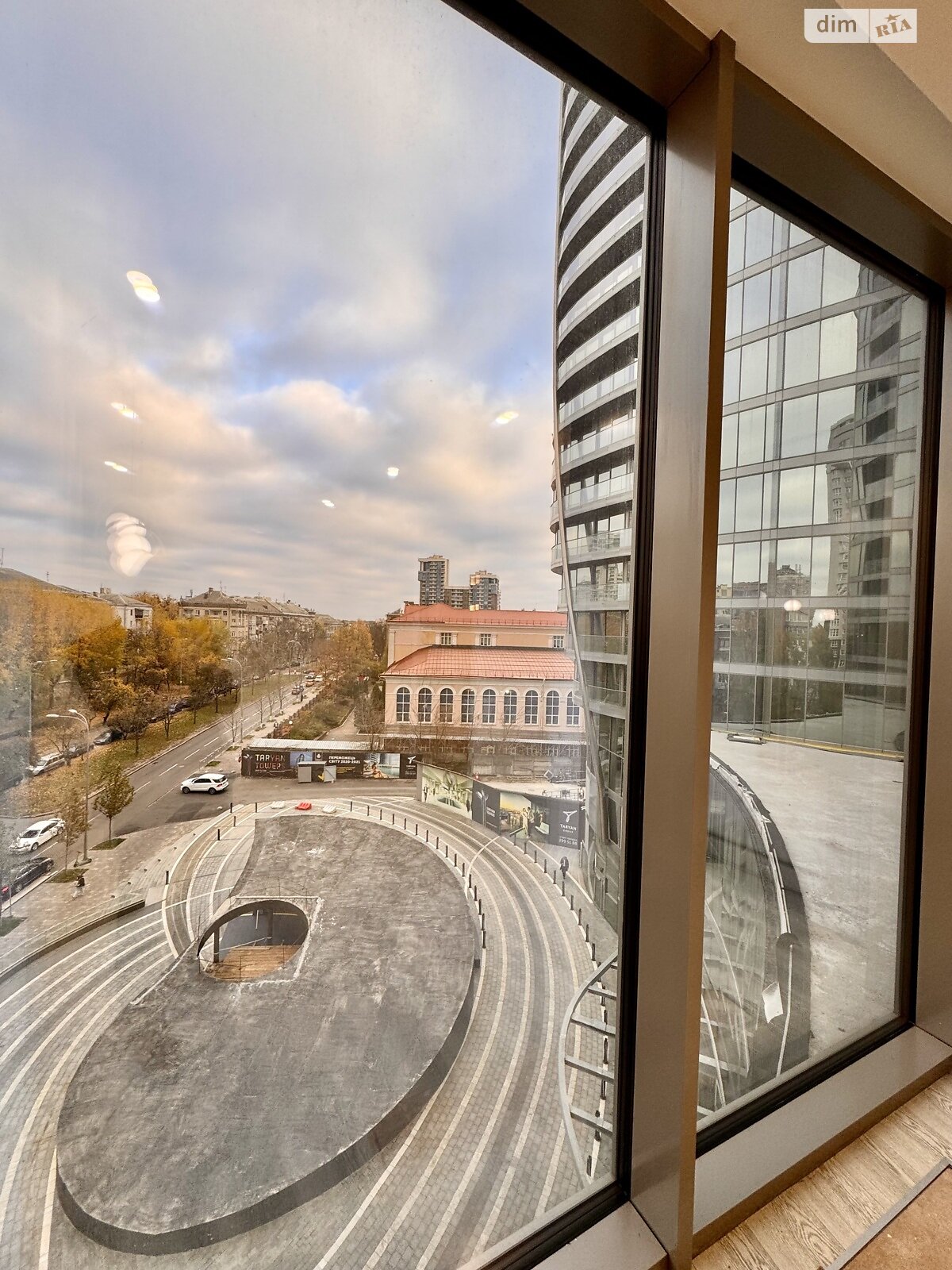 Продаж двокімнатної квартири в Києві, на вул. Іоанна Павла II 12, район Саперне Поле фото 1 Продаж двокімнатної квартири в Києві, на вул. Іоанна Павла II 12, район Саперне Поле фото 1