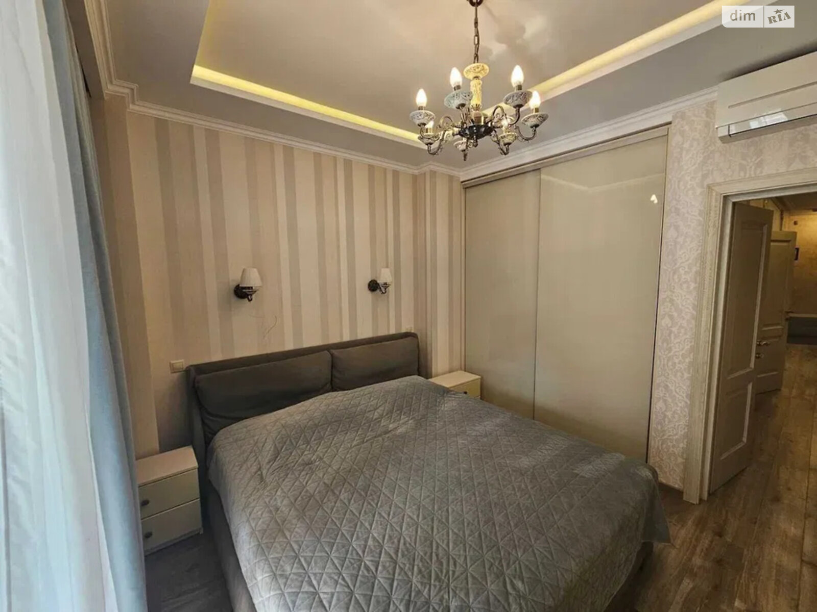 Продажа пятикомнатной квартиры в Киеве, на ул. Иоанна Павла II 6/1, район Саперное Поле фото 1 Продажа пятикомнатной квартиры в Киеве, на ул. Иоанна Павла II 6/1, район Саперное Поле фото 1